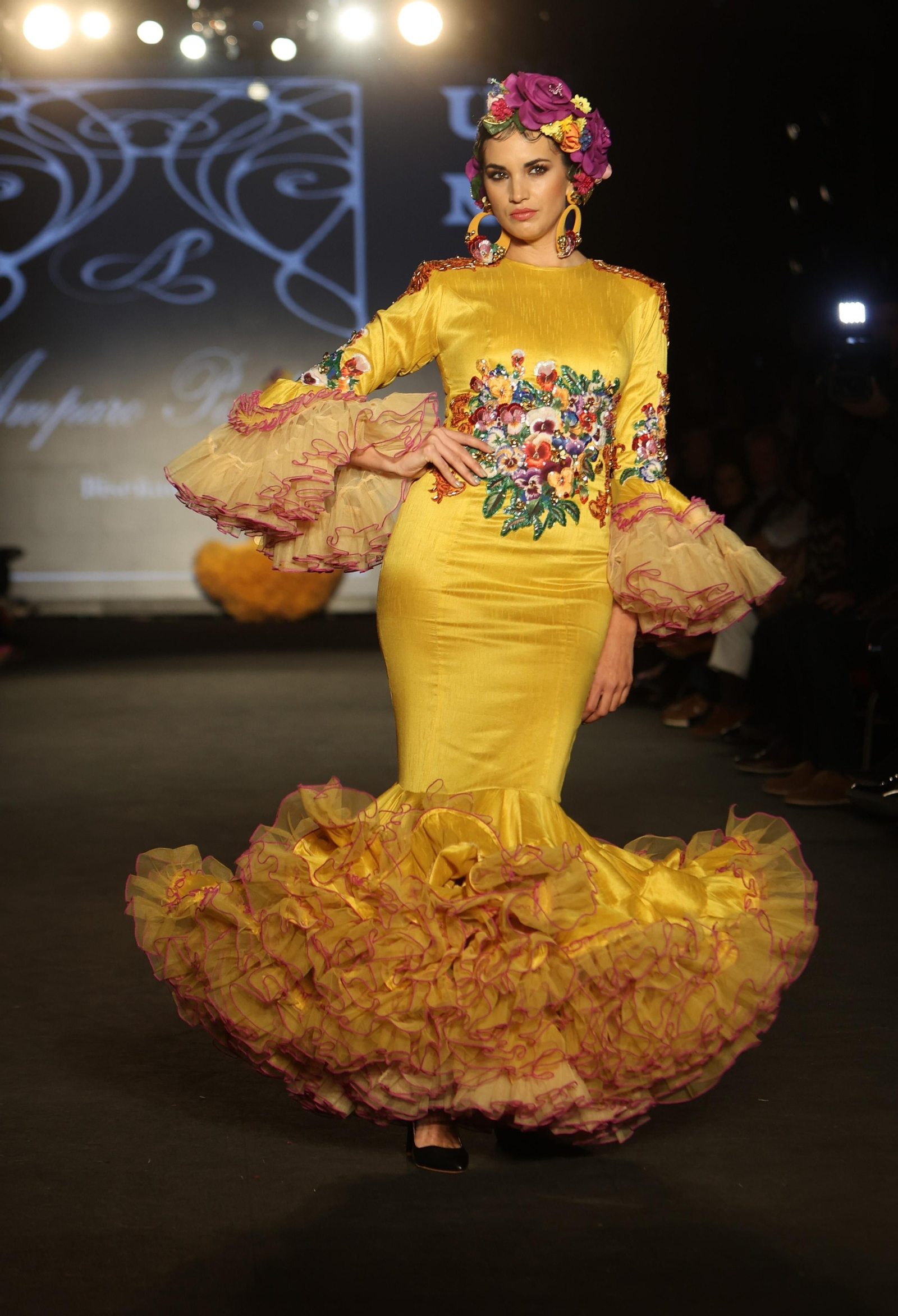 El elegante desfile de la diseñadora malagueña Amparo Pardal en We Love Flamenco 2023