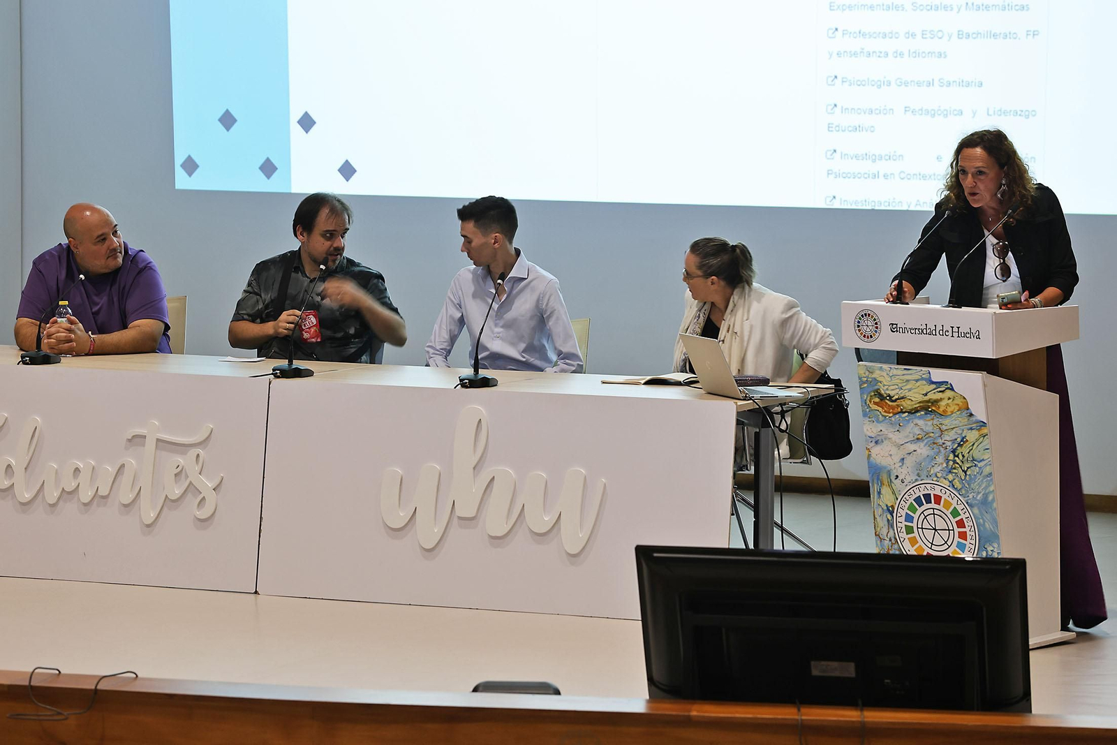 Jornada de bienvenida para estudiantes de nuevo ingreso en la UHU