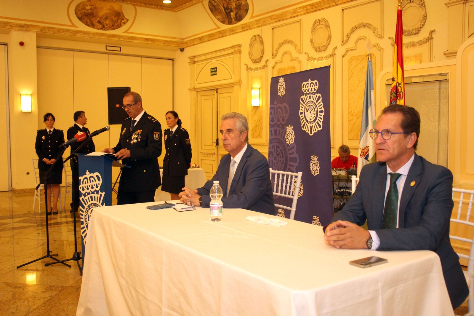 La celebración de la festividad de la Policía Nacional en Lucena, en imágenes