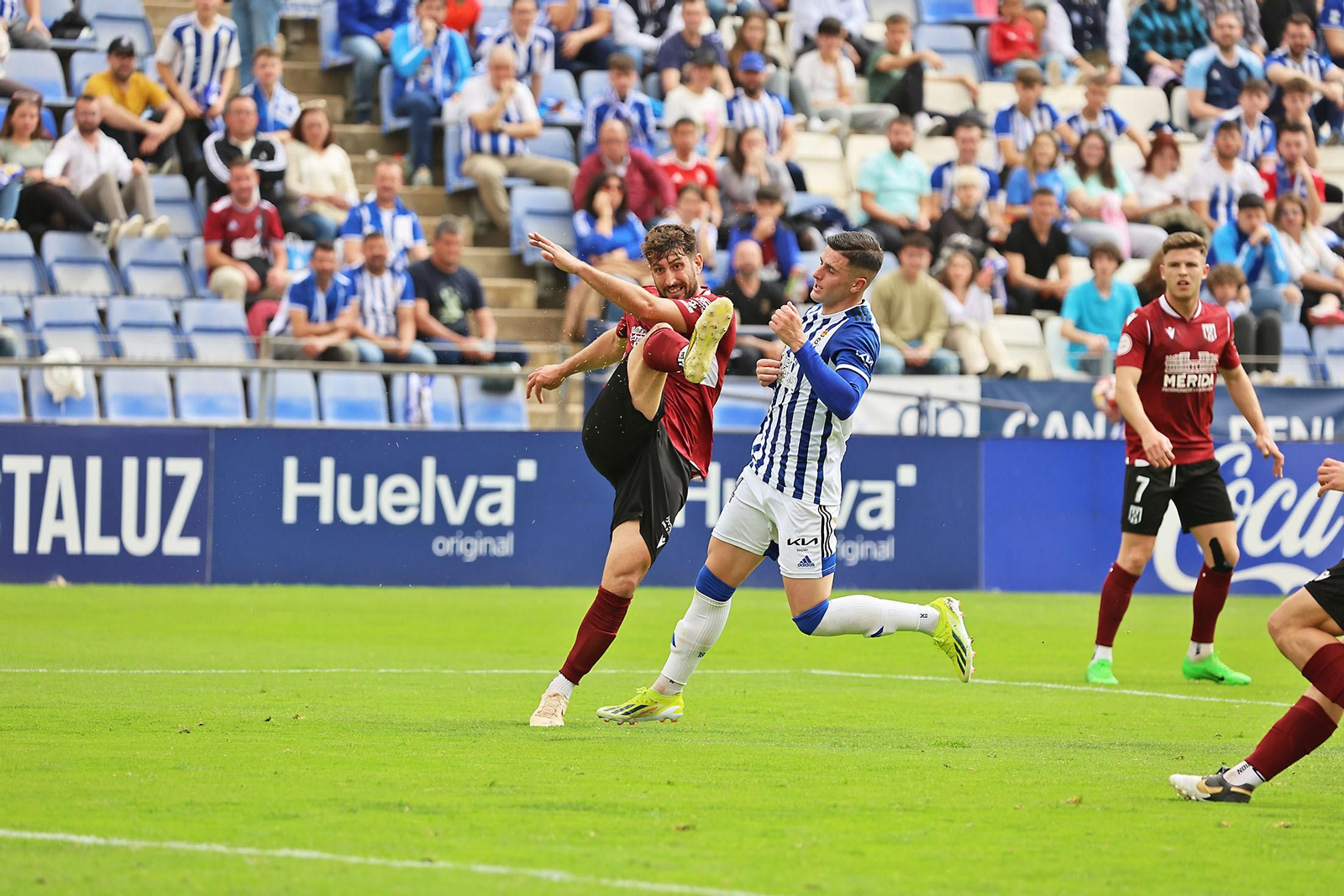 Imágenes del encuentro entre el Recreativo de Huelva y la AD Mérida