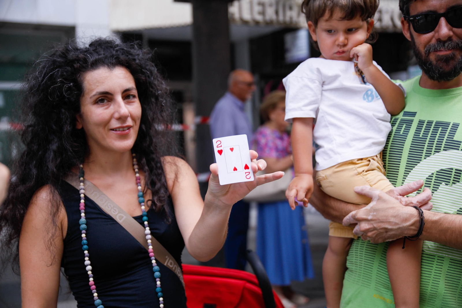 Las mejores imágenes del espectáculo 'Magia en la Calle' en el Paseo de Almería