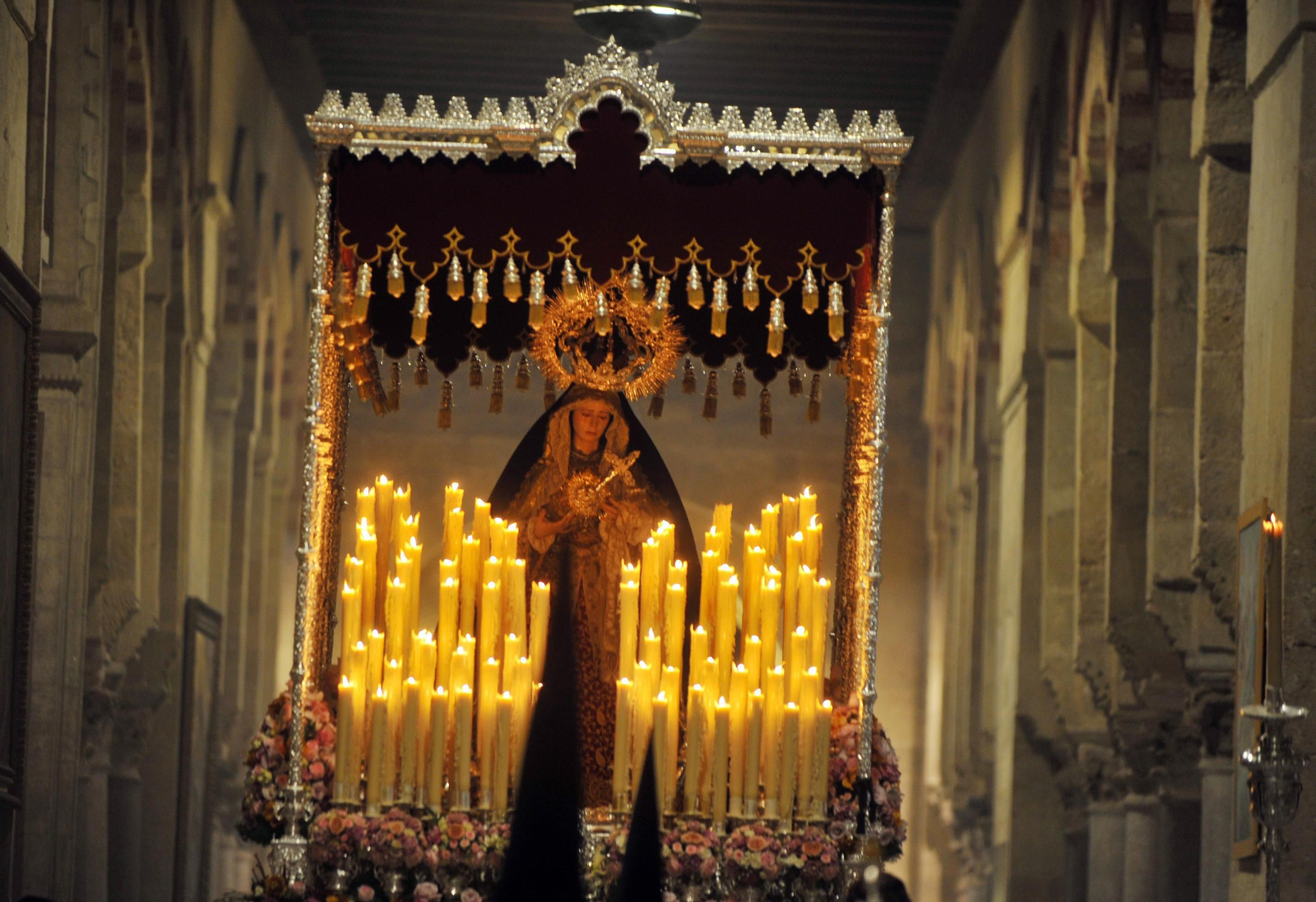 Nuestra Señora del Rocío y Lágrimas, a su paso por la Catedral la pasada Semana Santa.