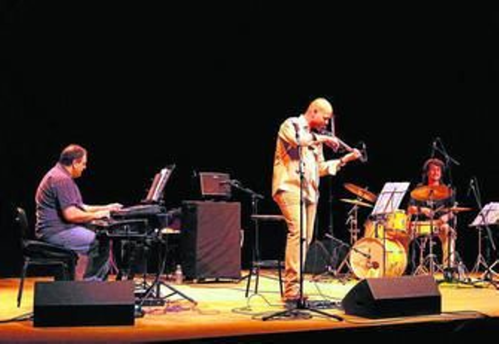 El trío Sur Code durante una de sus actuaciones.