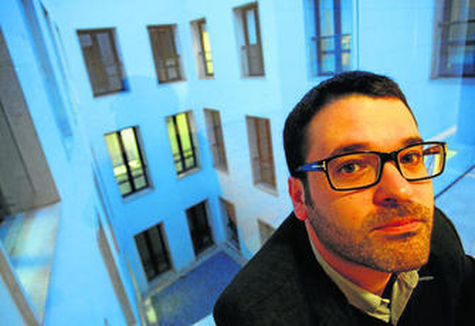 Ramón González Férriz posa antes de la entrevista.