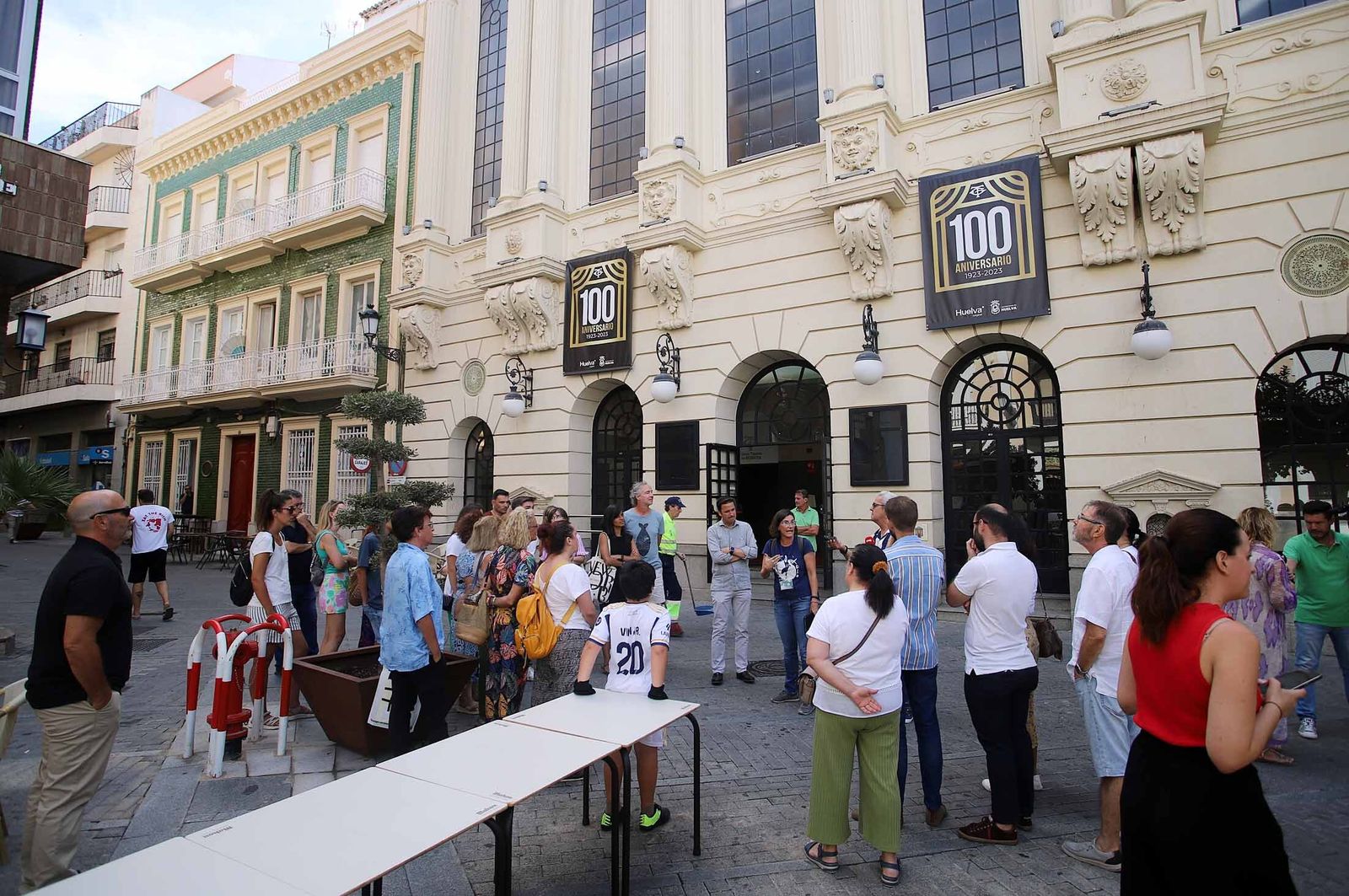 Imágenes de la visita guiada al Gran Teatro de Huelva por su 100 aniversario