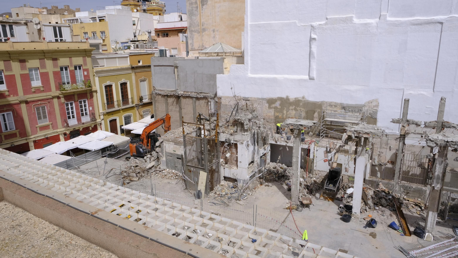 Las mejores imágenes del edificio de Correos demolido