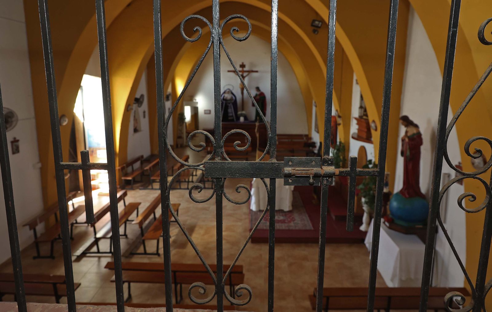 Imágenes de los desperfectos de la iglesia Nuestra Señora del Carmen en La Línea