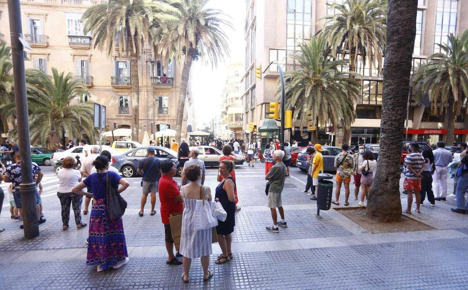 Las fotos del rodaje de la serie de Netflix 'Kaos' en el Centro de Málaga