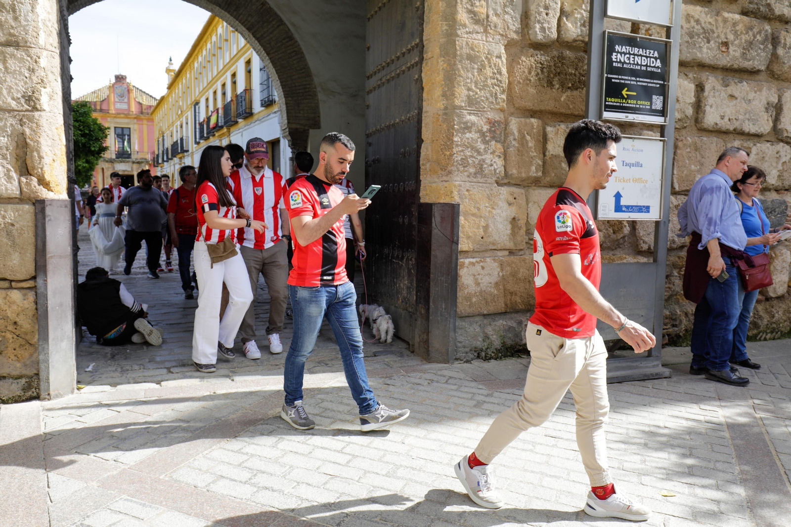 Las fotos de hinchas del Athletic y del Mallorca por Sevilla