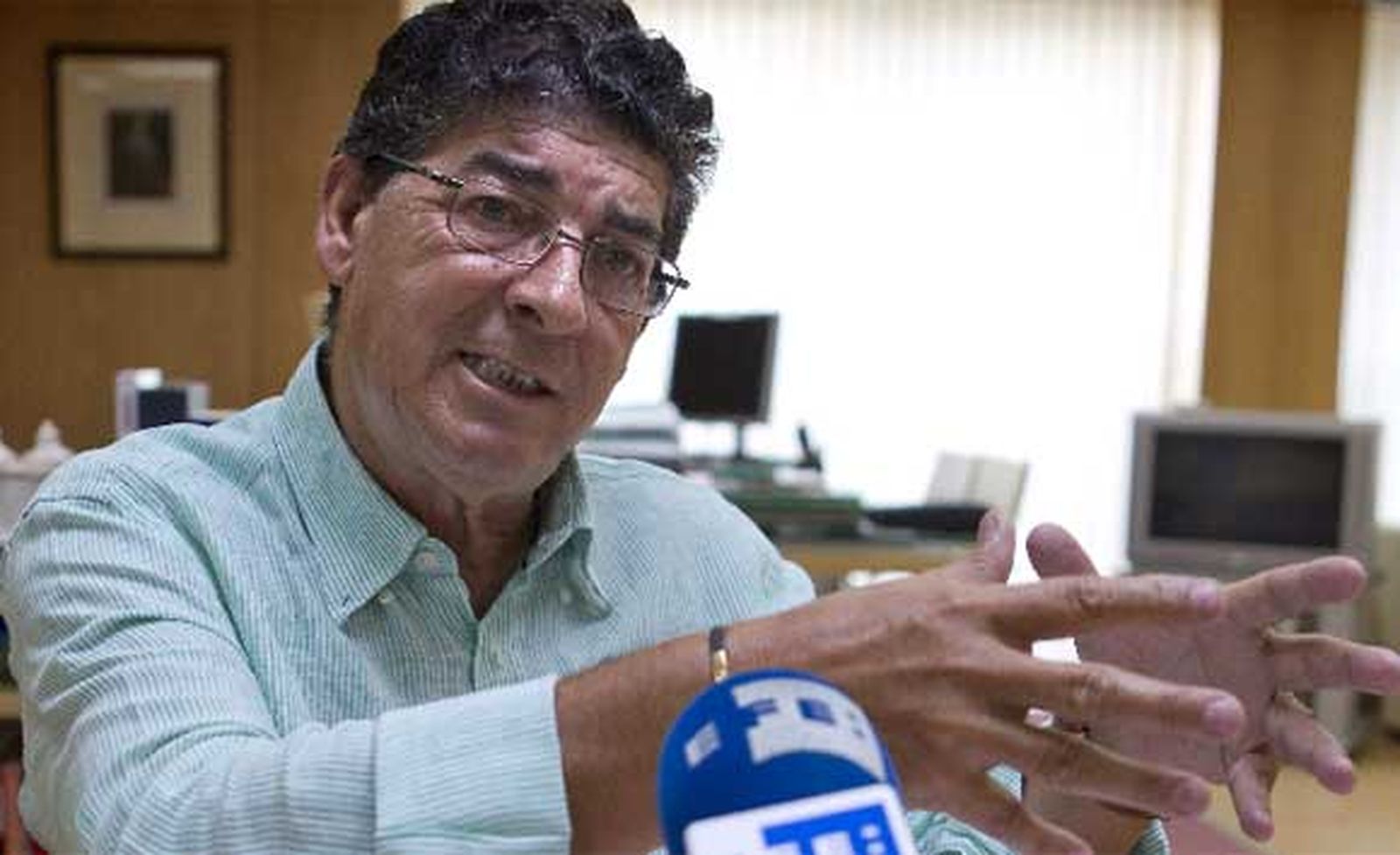 Valderas sostiene que "algo" han podido afectar los ERE en la dimisión de Griñán