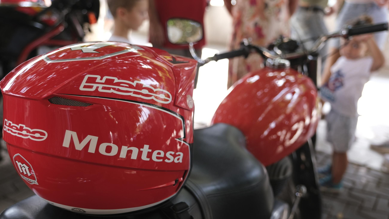 Exposición de motos antiguas y Ducatis en la Feria de Almería 2025, en imágenes
