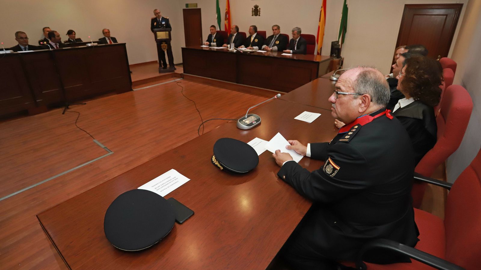 Imposición de la Cruz Distinguida de Primera Clase de la Orden de San Raimundo de Peñafort a Fernando Calleja