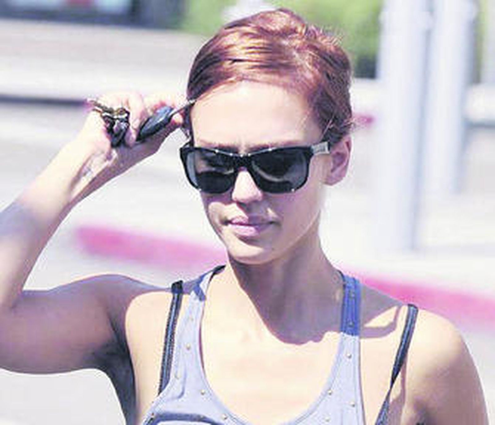 La actriz Jessica Alba cambia de 'look' por enésima vez