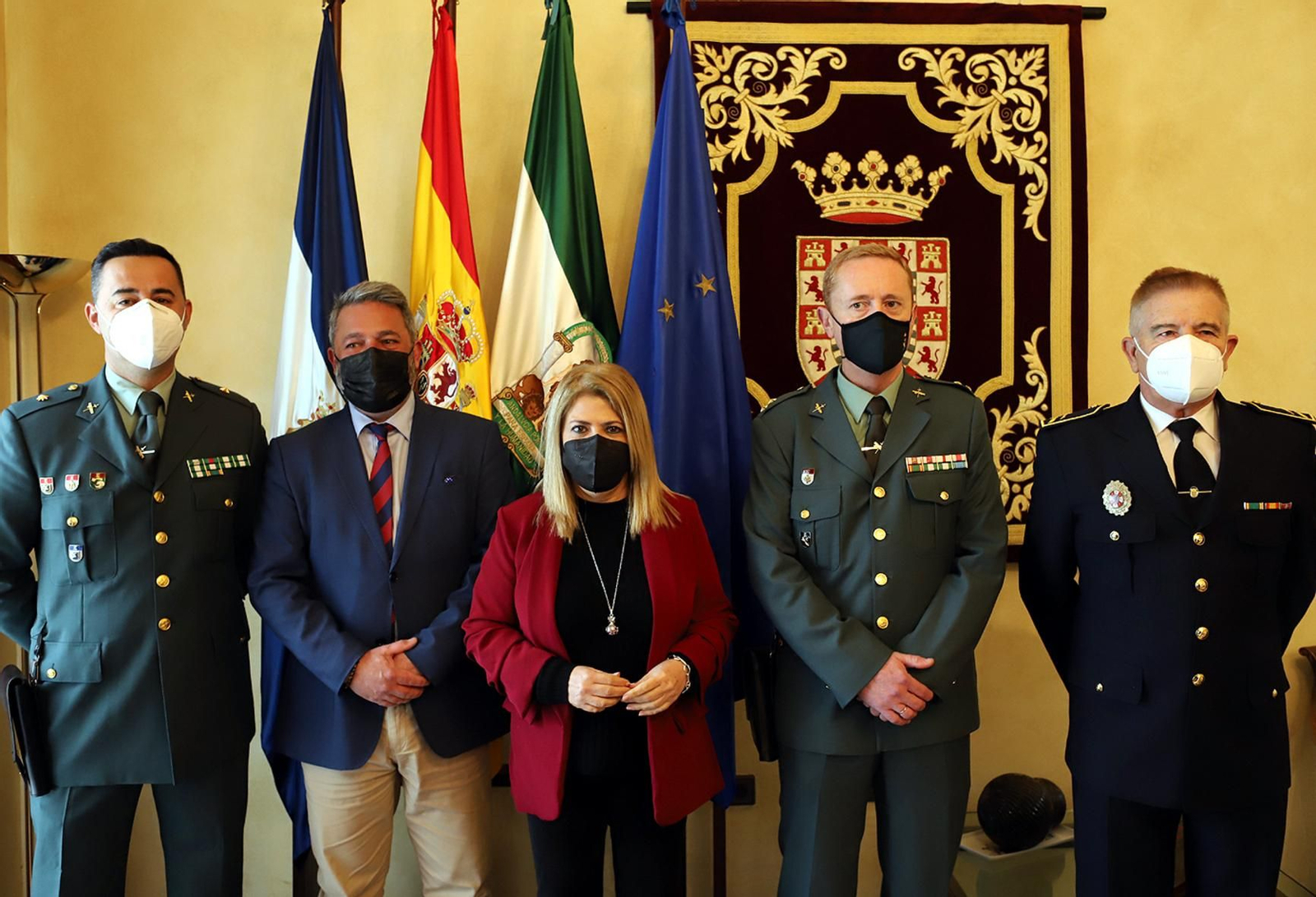 El nuevo capitán de la Guardia Civil en Jerez con la alcaldesa