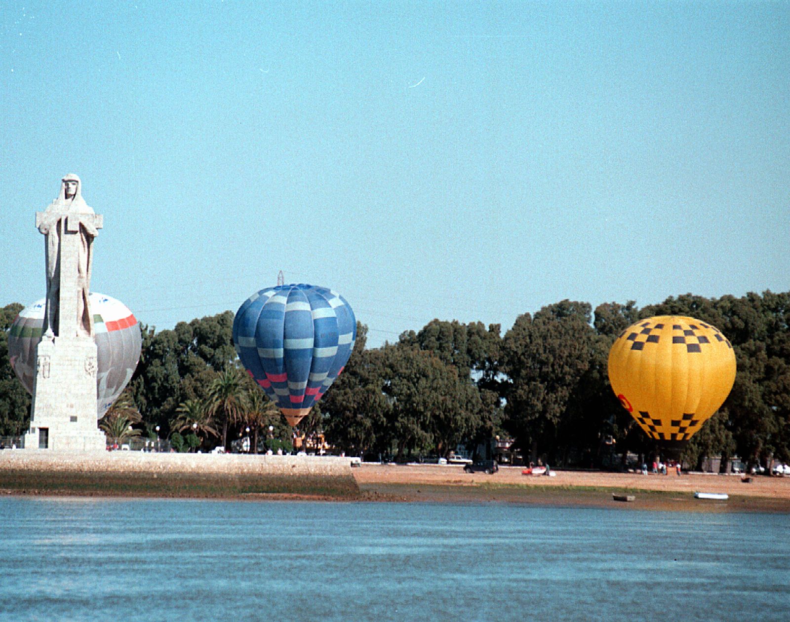 Globos aerostáticos en Colón en Huelva.