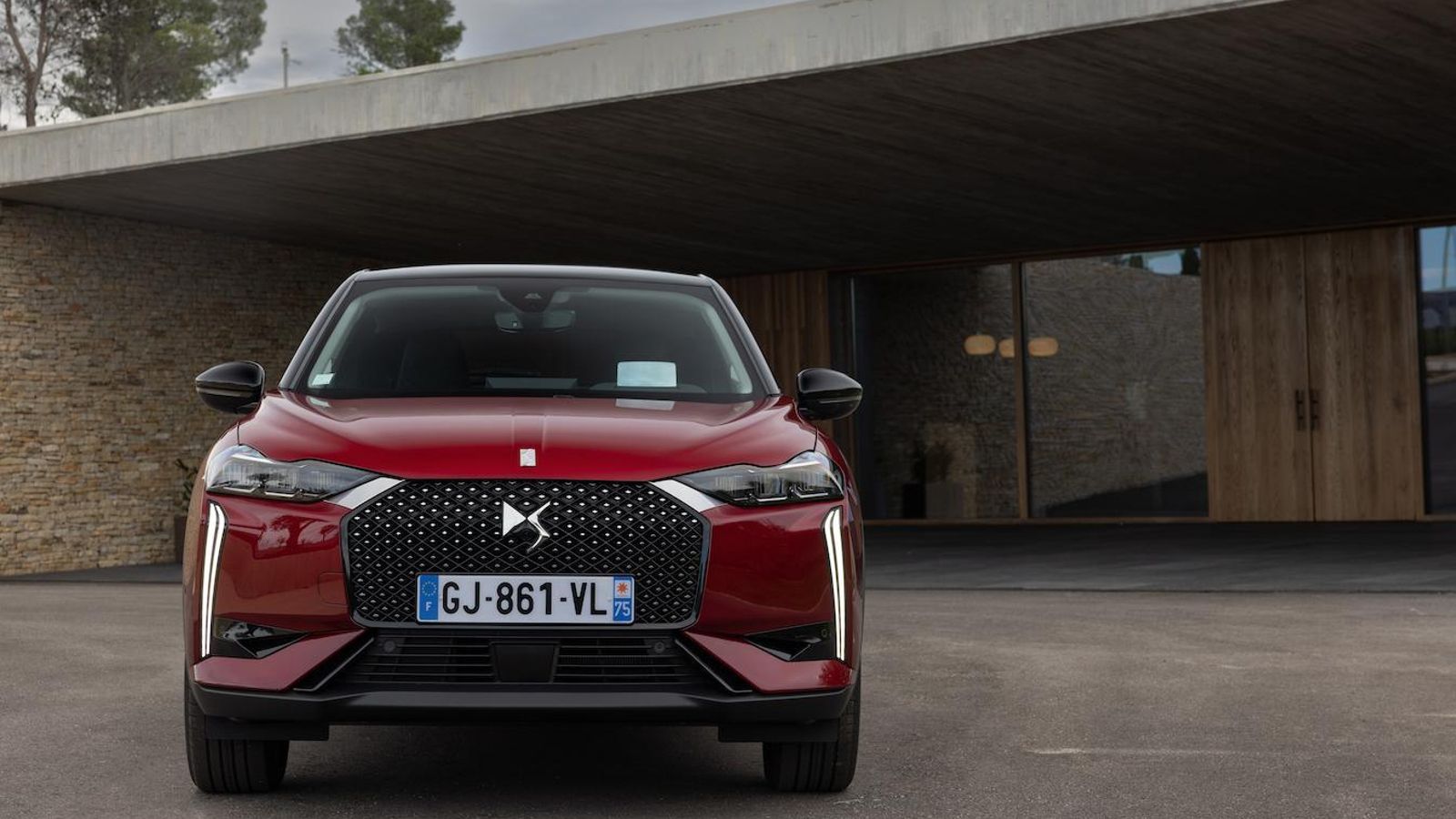 Prácticamente todos los cambios de aspecto del DS 3 se sitúan en el frontal, donde sólo se mantienen las piezas de estampación.