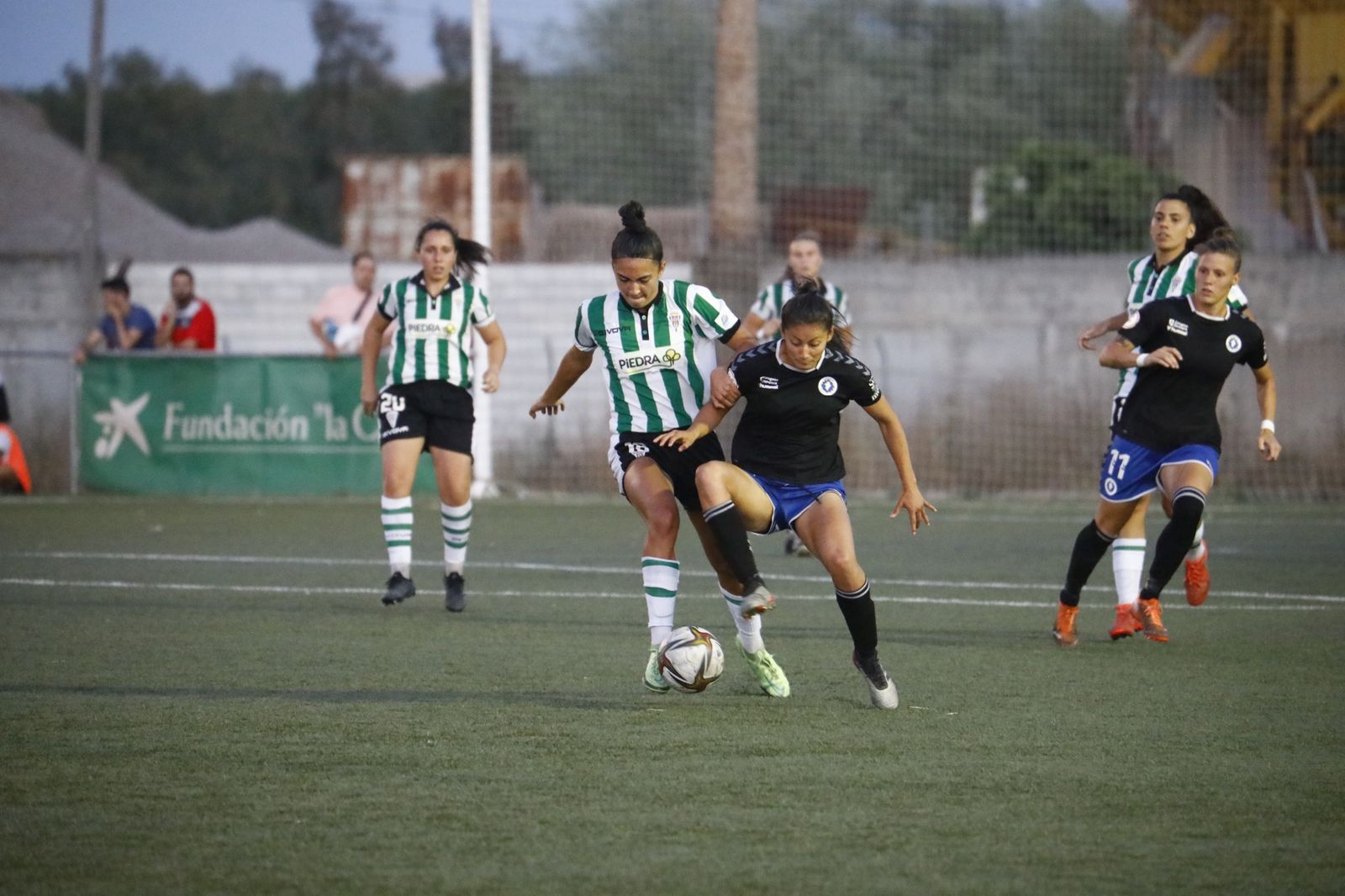 El Córdoba Femenino logra la permanencia tras ganar al Zaragoza CFF, en imágenes