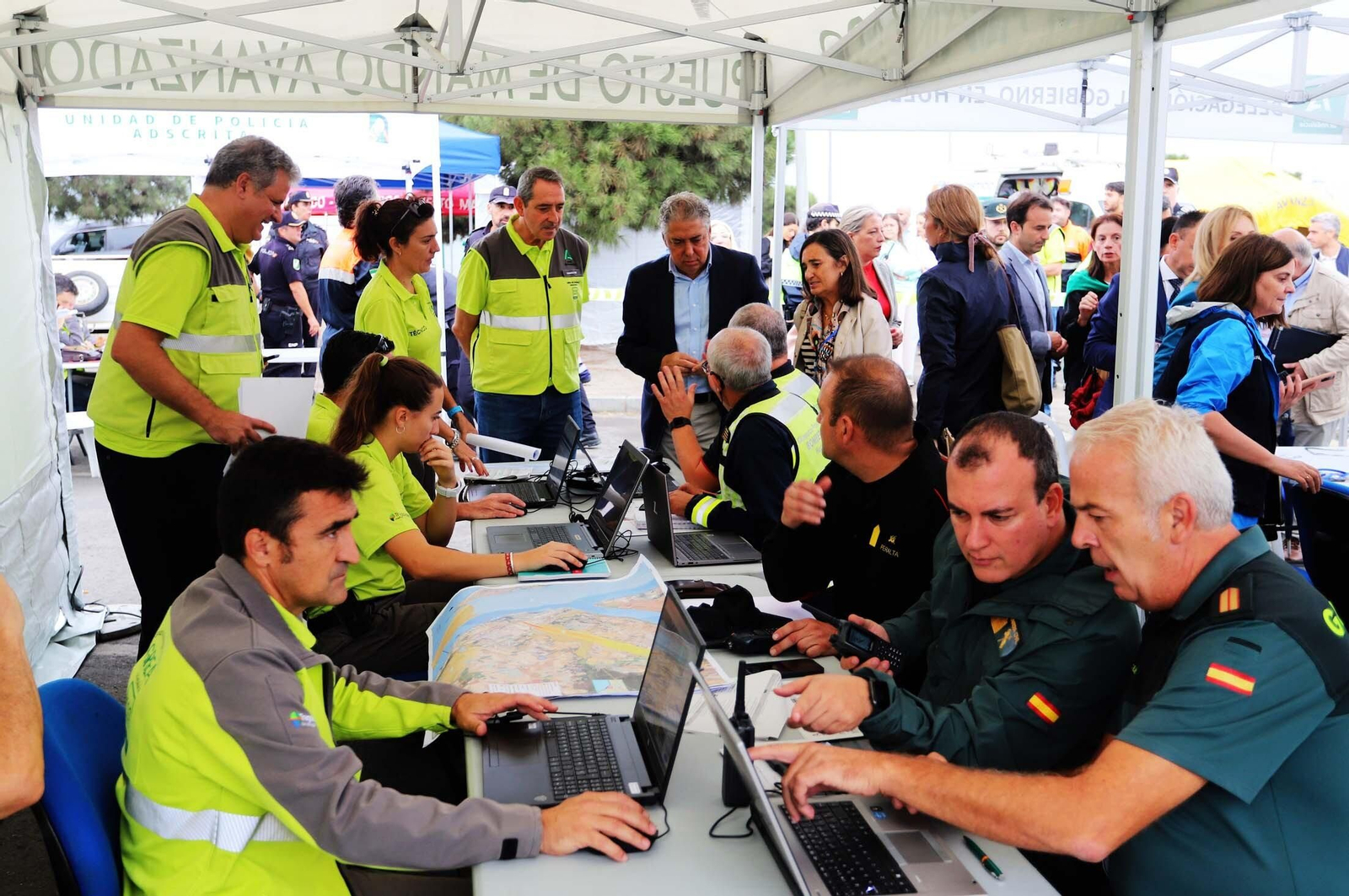 Simulacro de accidente en el Puerto de Huelva dentro del ejercicio regional RespuestA22, en imágenes
