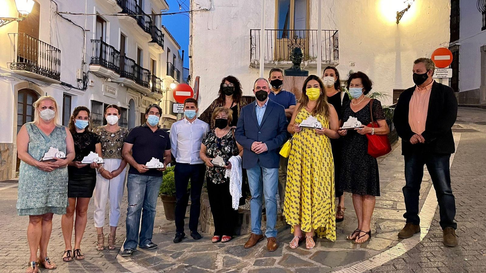 Foto de familia de los premiados.