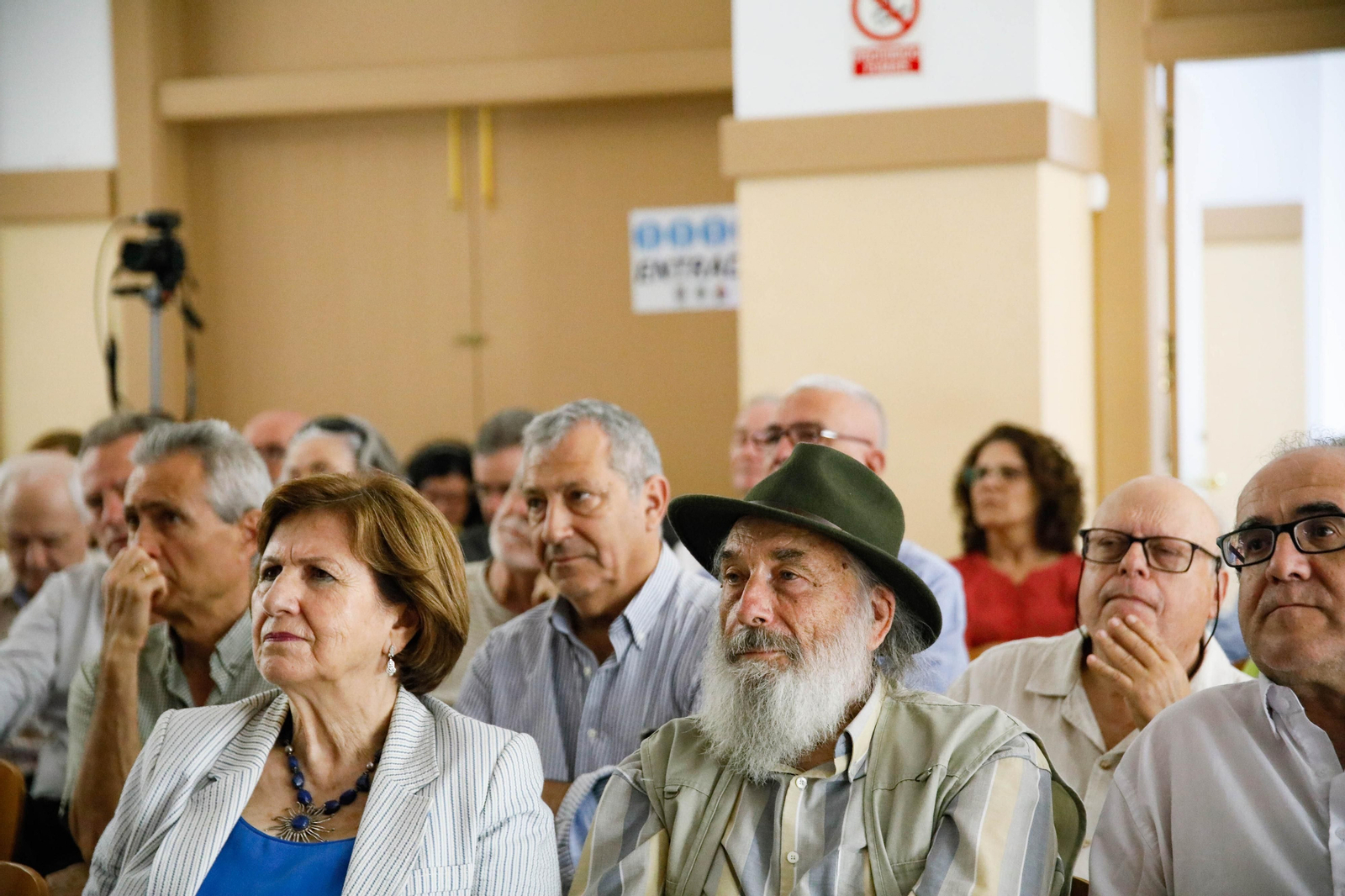 Imágenes de la entrega de los Escudos de Oro del IEA y la celebración de su Plenario