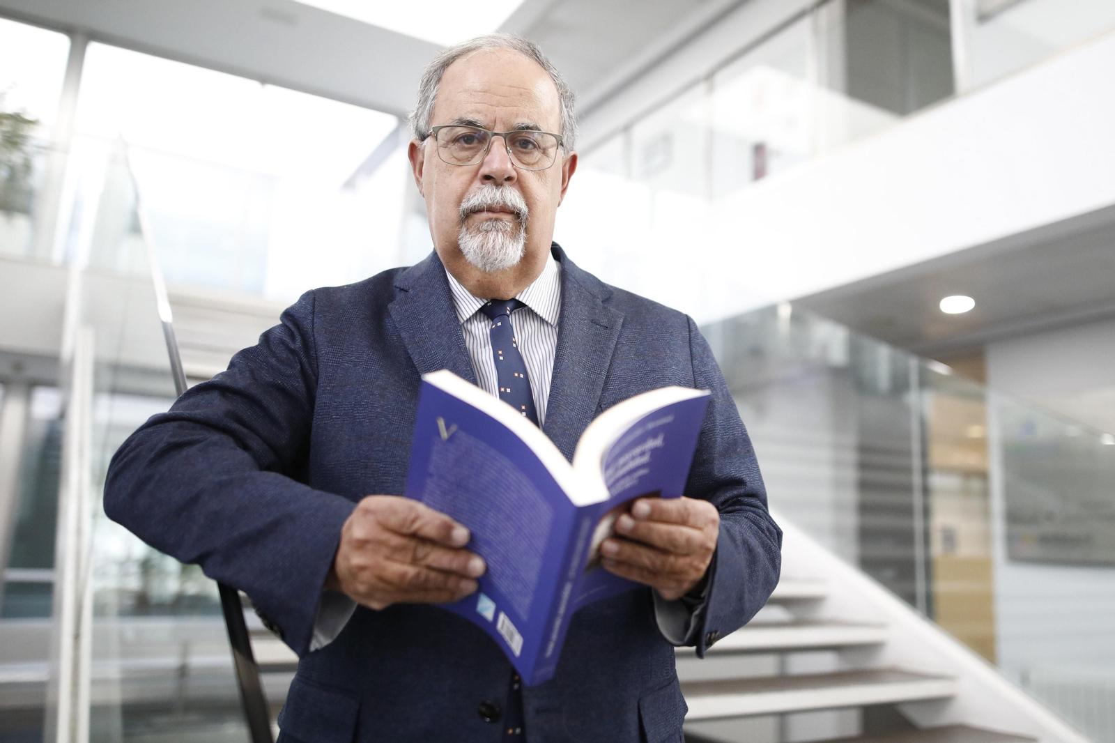 El catedrático de Antropología de la Universidad de Granada presta este martes 'Verdad, postverdad y suprarrealidad'.