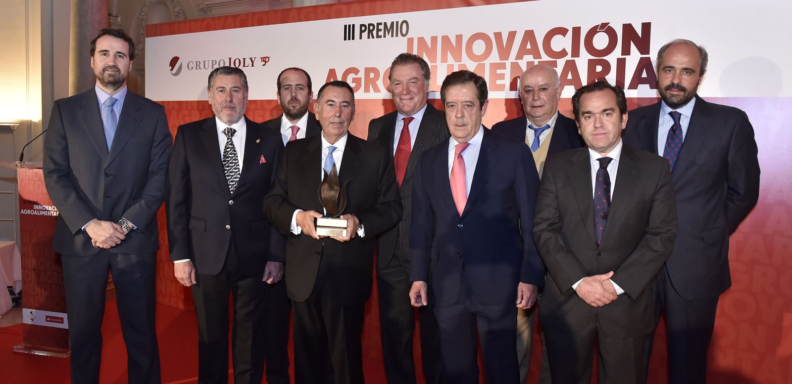 De izquierda a derecha, los principales directivos de Ybarra: Fernando Medina (director comercial), Miguel Gallego Jurado (consejero), Diego Gallego (consejero), Antonio Gallego Jurado (presidente), Carlos del Río (vicepresidente), Íñigo Afán de Ribera (consejero), Manuel Morales (consejero), Francisco Viguera (director general) y Gonzalo Ybarra (director de Marketing y Comunicación).