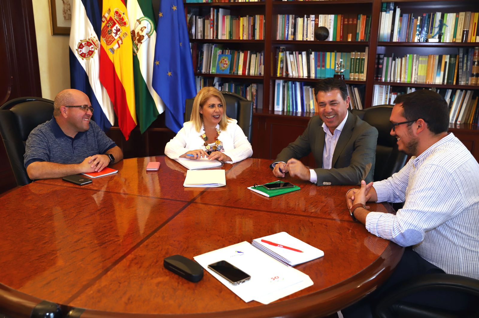 Un momento de la reunión entre responsables municipales y de COAG.