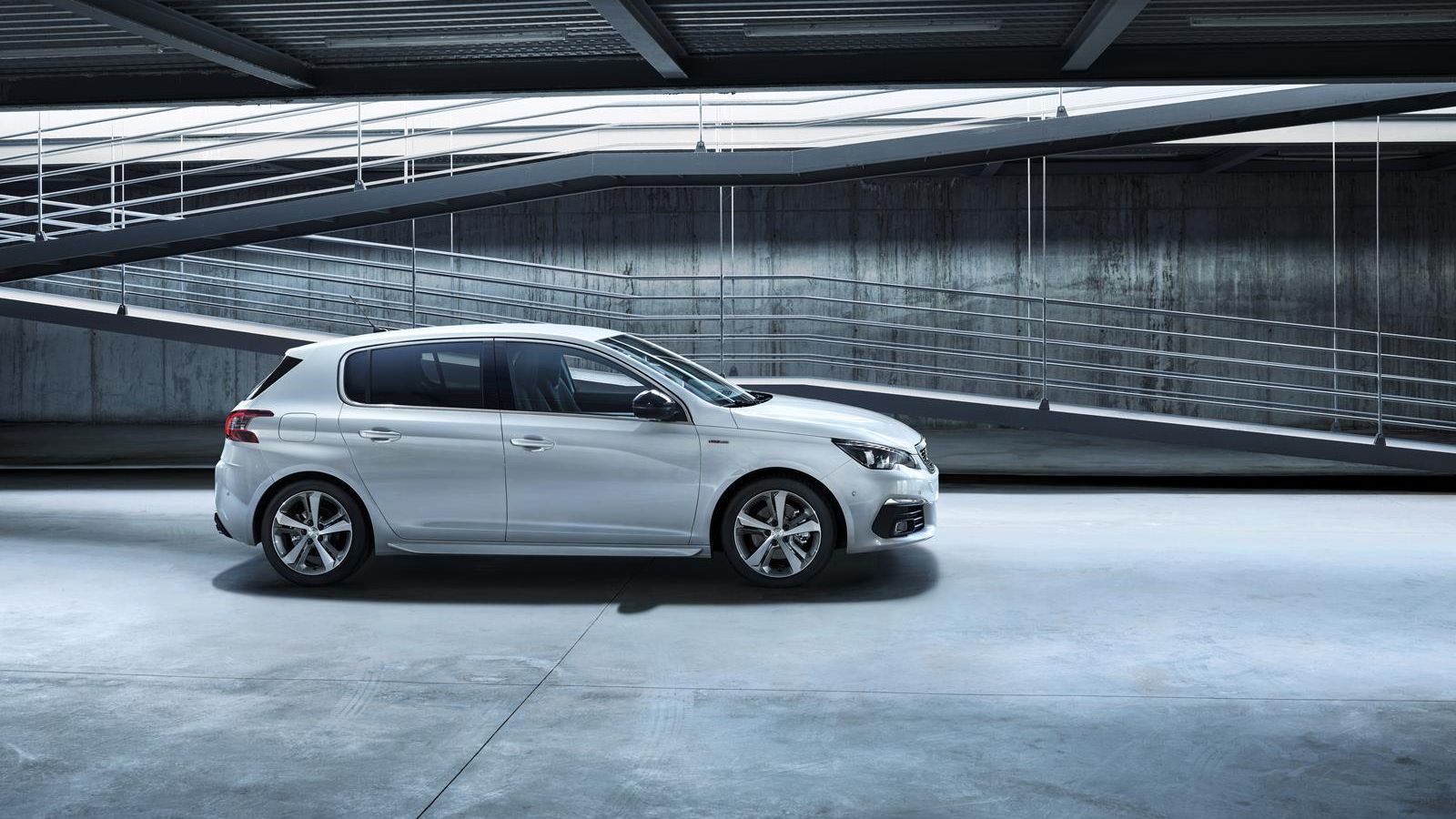 Los cambios afectan a la versión de 5 puertas y también al familiar.