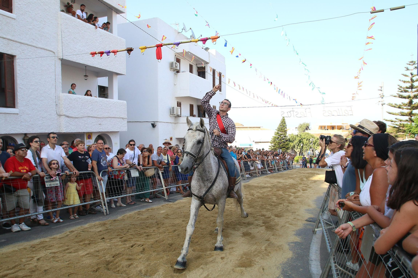 Fotogalería de la carrera de cintas a caballo en Mojácar