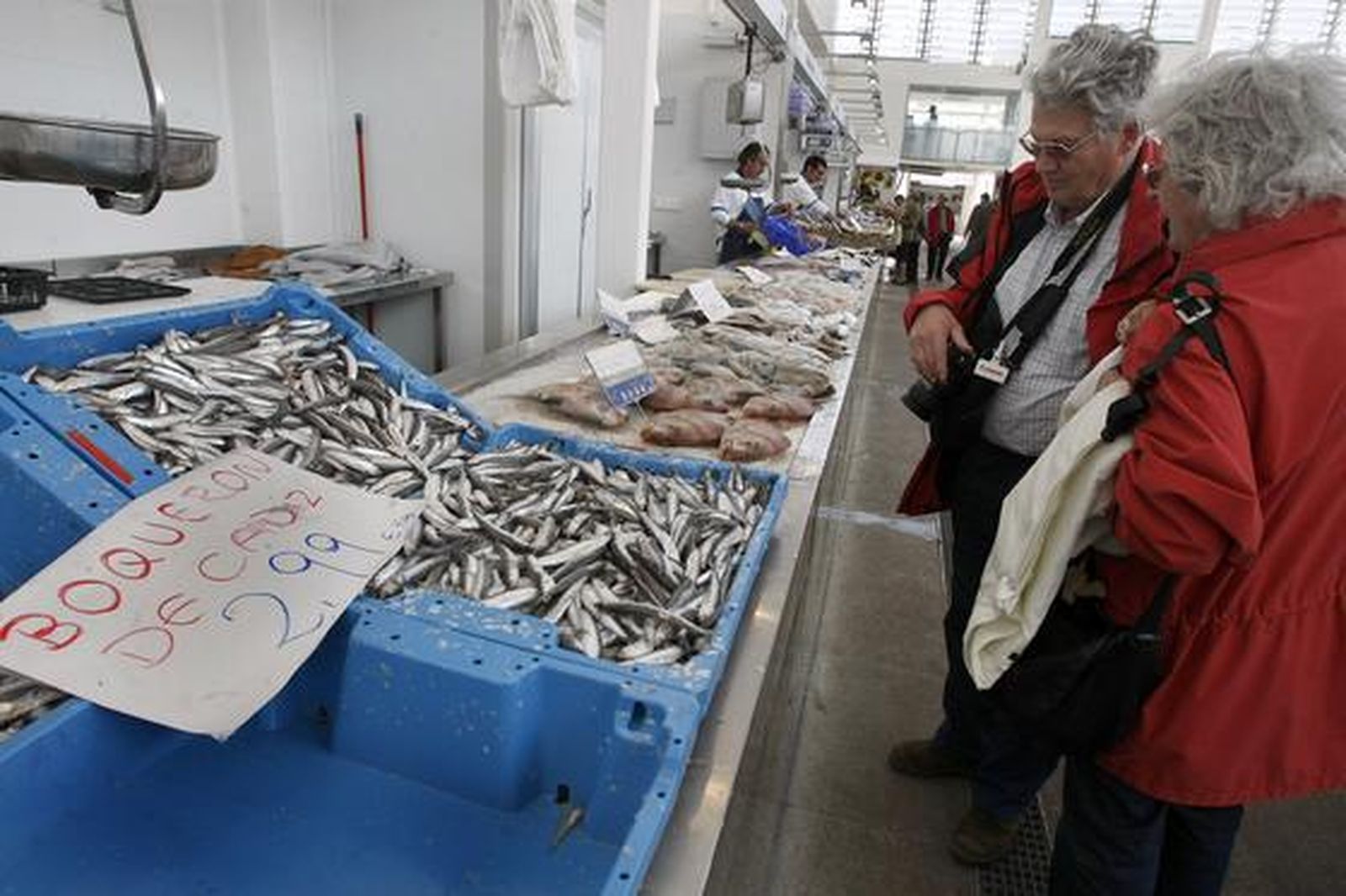 Unos 3.000 cruceristas visitan Cádiz con las escalas del ´Eurodam´ y ´Le Diamant´ en el mes por excelencia de los cruceros. 

Foto: Jose Braza