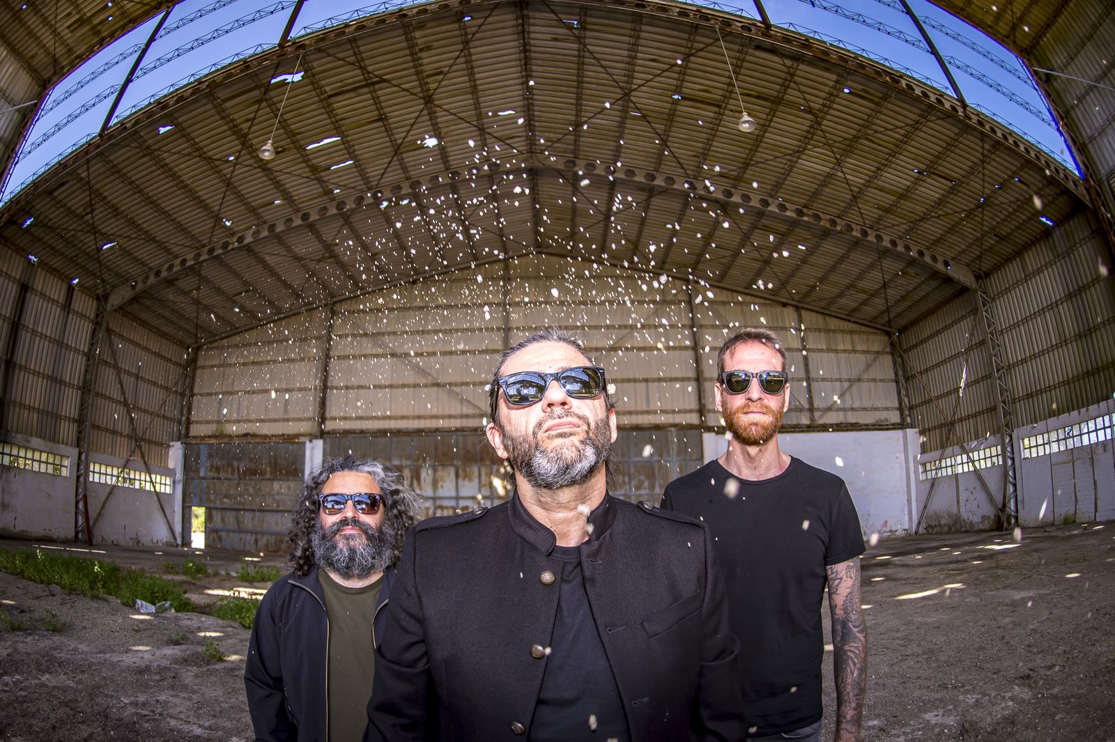 Integrantes de la banda Flecha Valona con Ezequiel Márquez, su líder, en el centro.