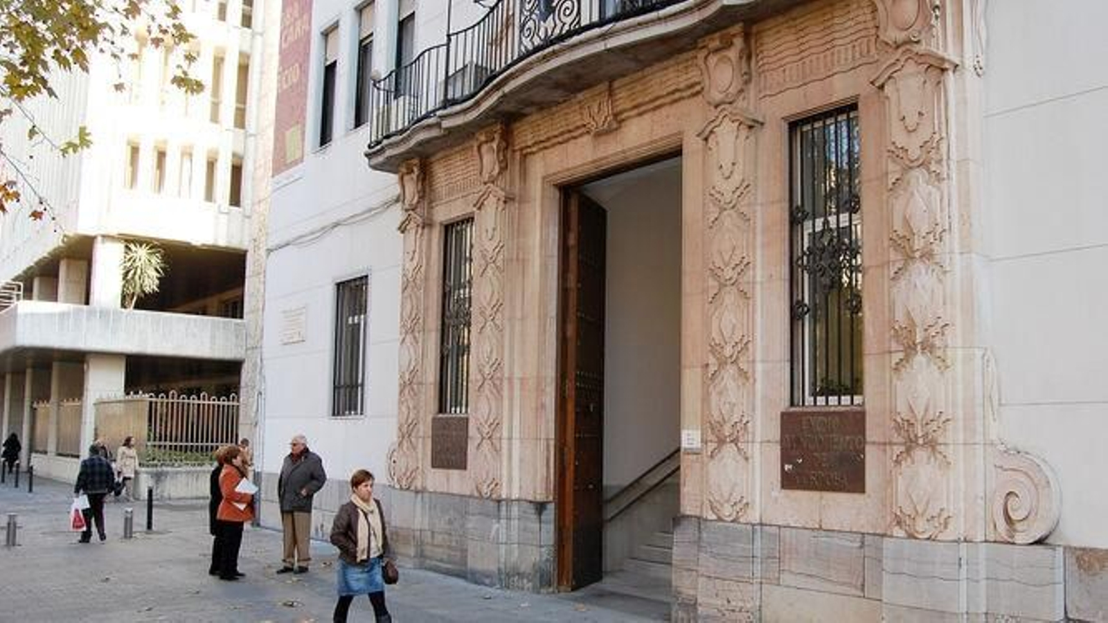 Fachada de la sede del Gran Capitán.