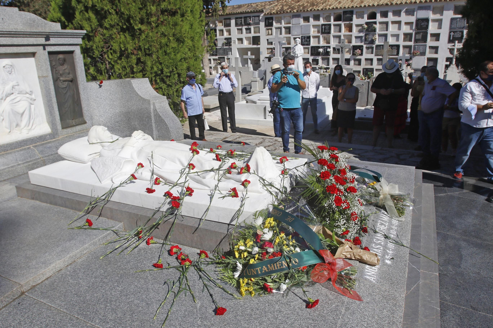 Las fotos de la ofrenda floral a Manolete