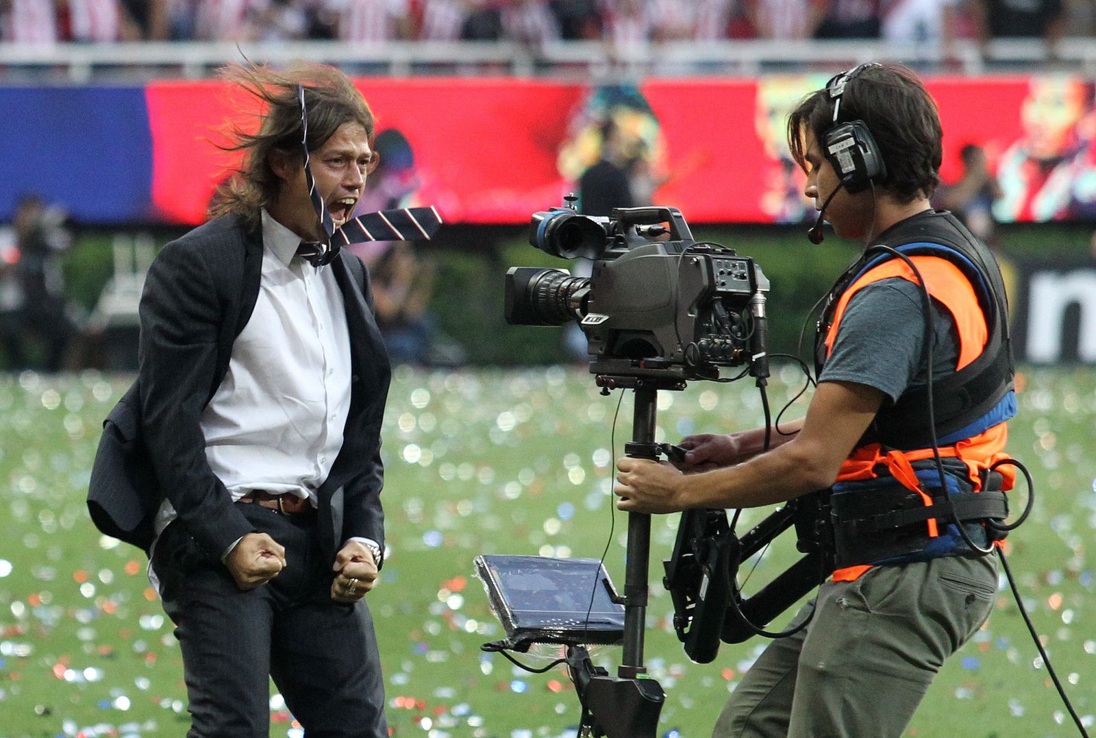 Un título de chupar cámara