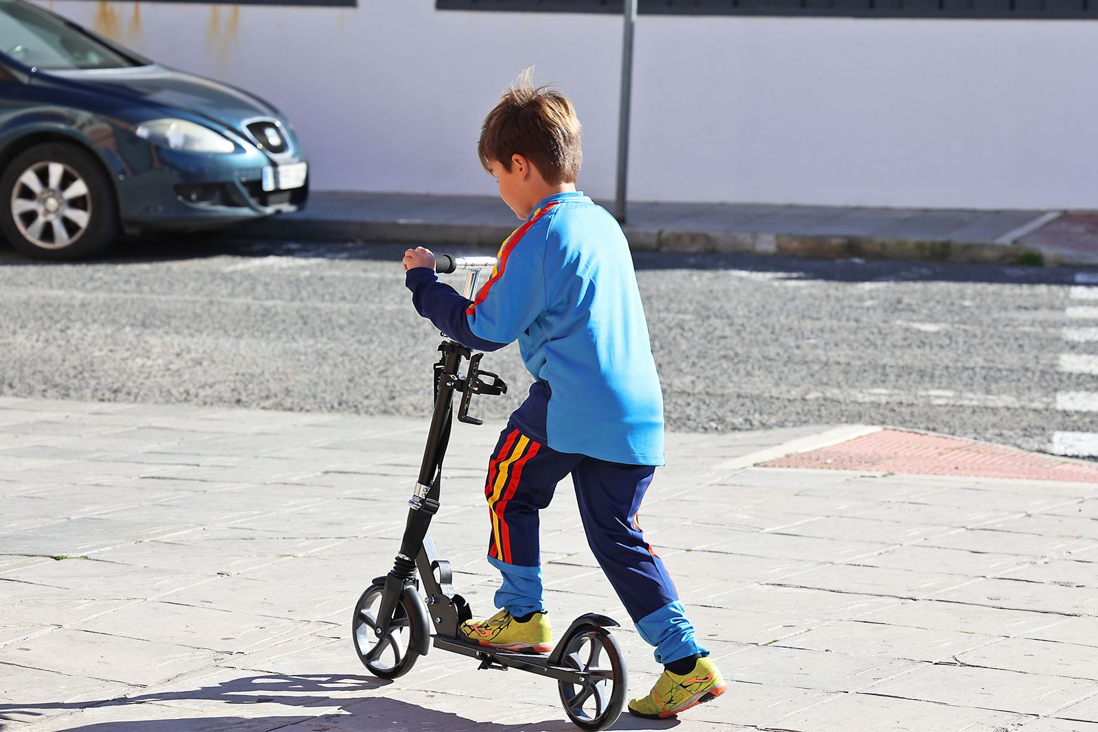 Día de regalos y Reyes Magos por los barrios de la ciudad