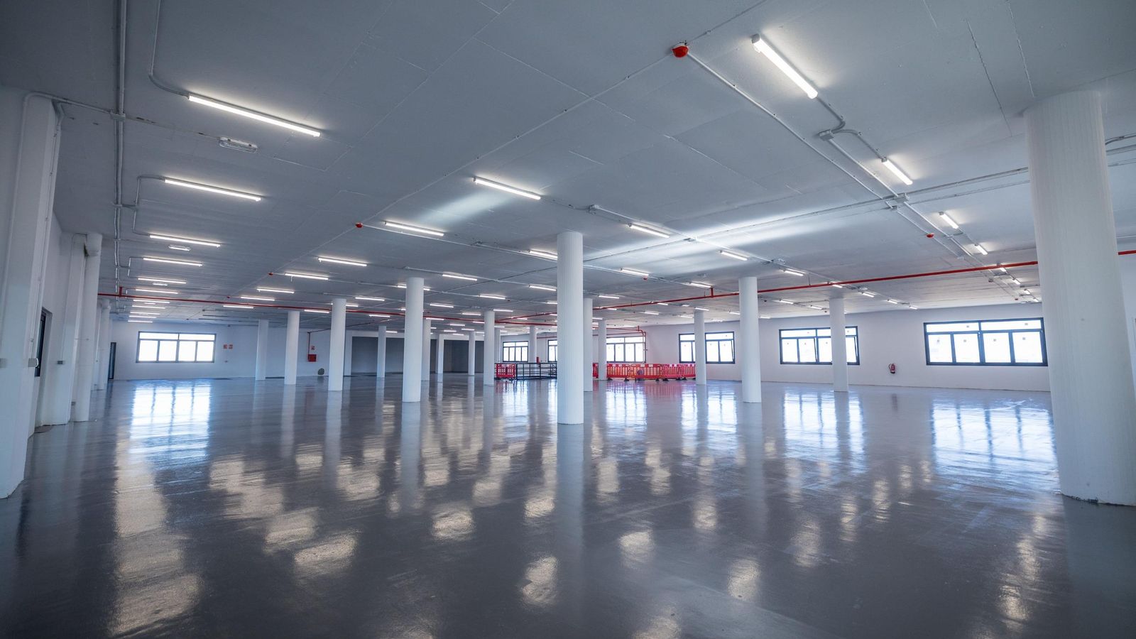 Planta superior de la nueva sede de Elecam Group en Cádiz.