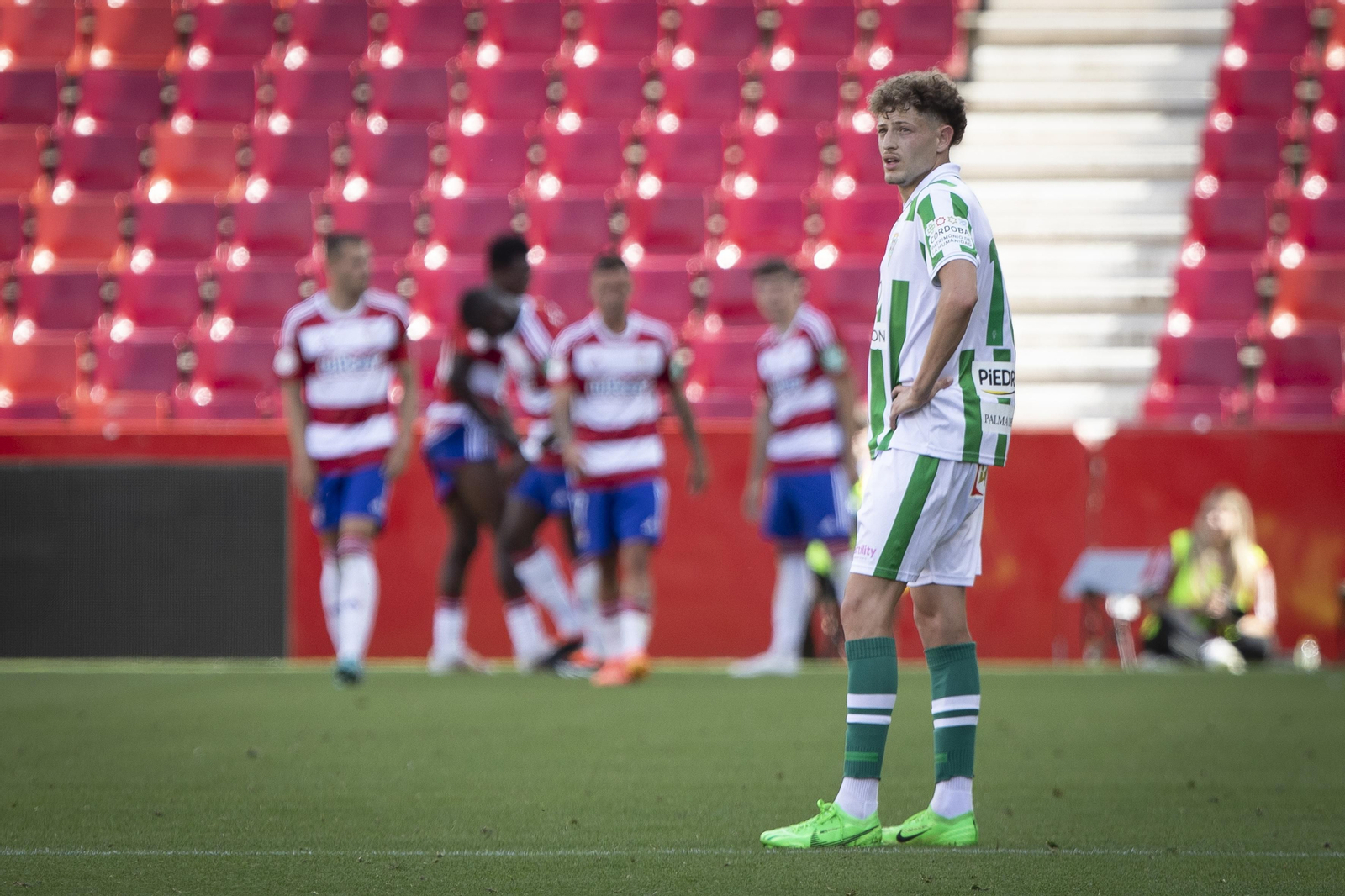 Las mejores fotos del ambiente en el Recreativo Granada - Córdoba CF