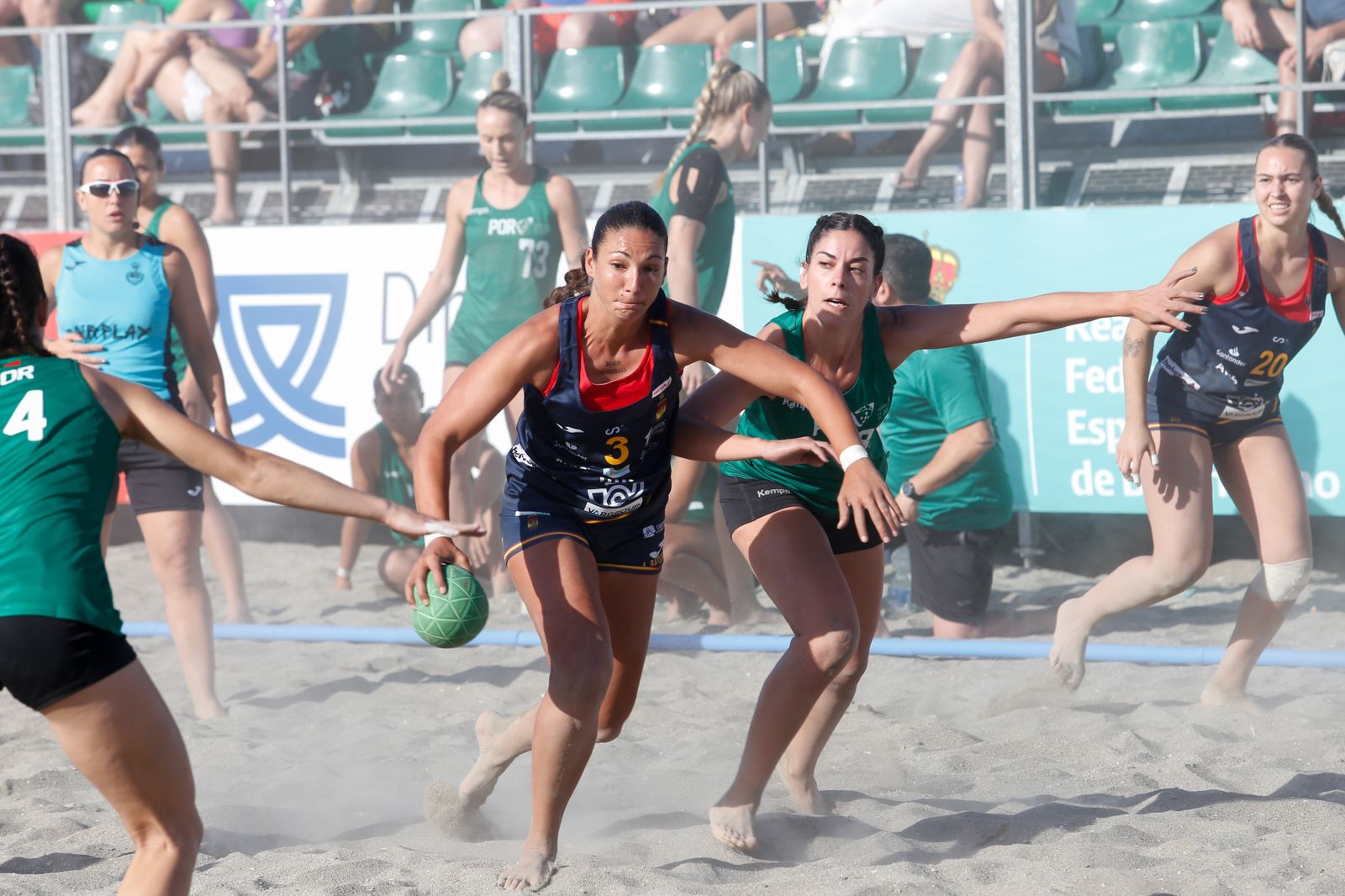 Las fotos del Torneo Internacional  de España de balonmano playa de La Línea
