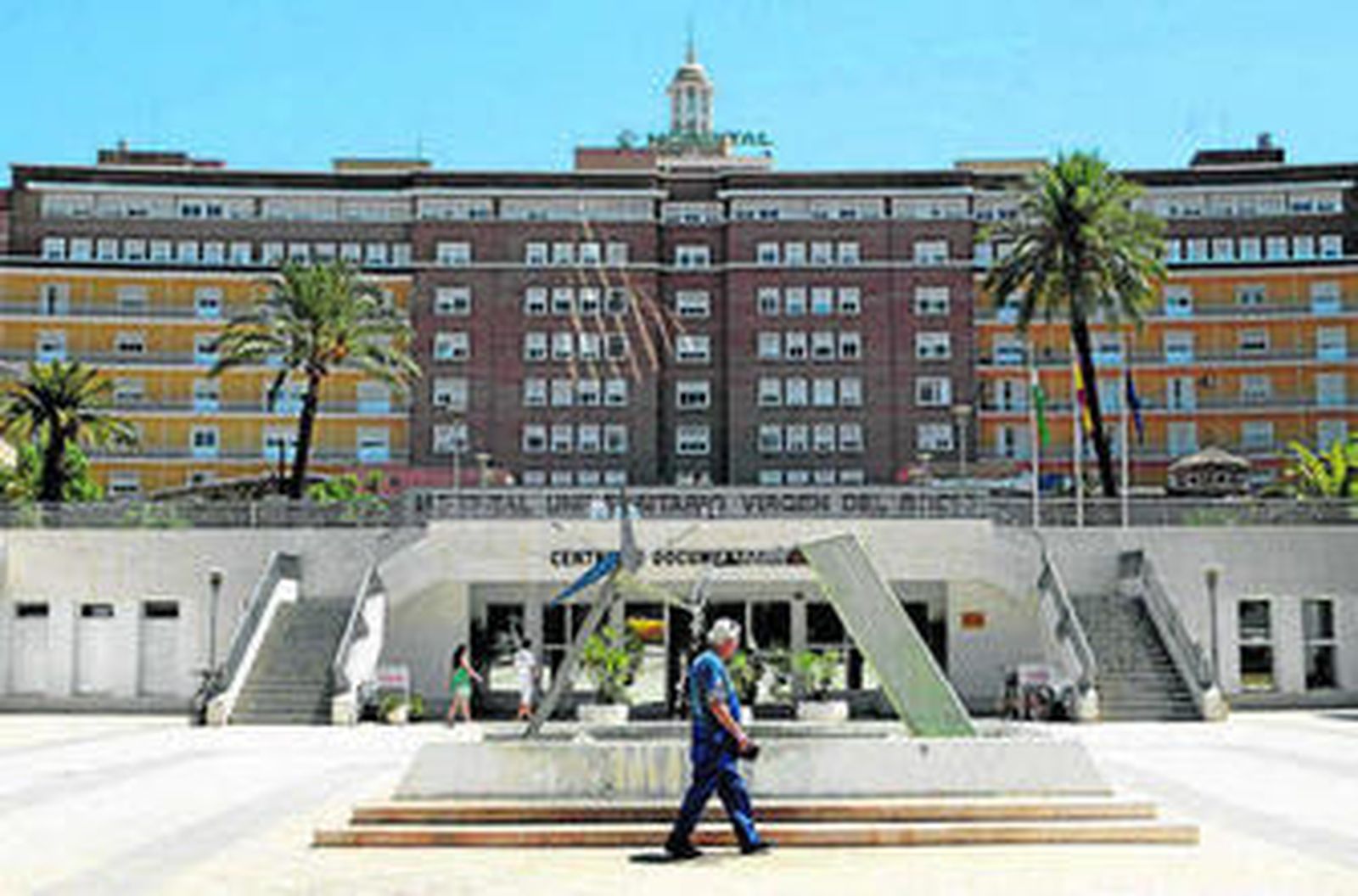 El Hospital Virgen del Rocío, donde alrededor de 9.000 pacientes reciben tratamientos ambulatorios.