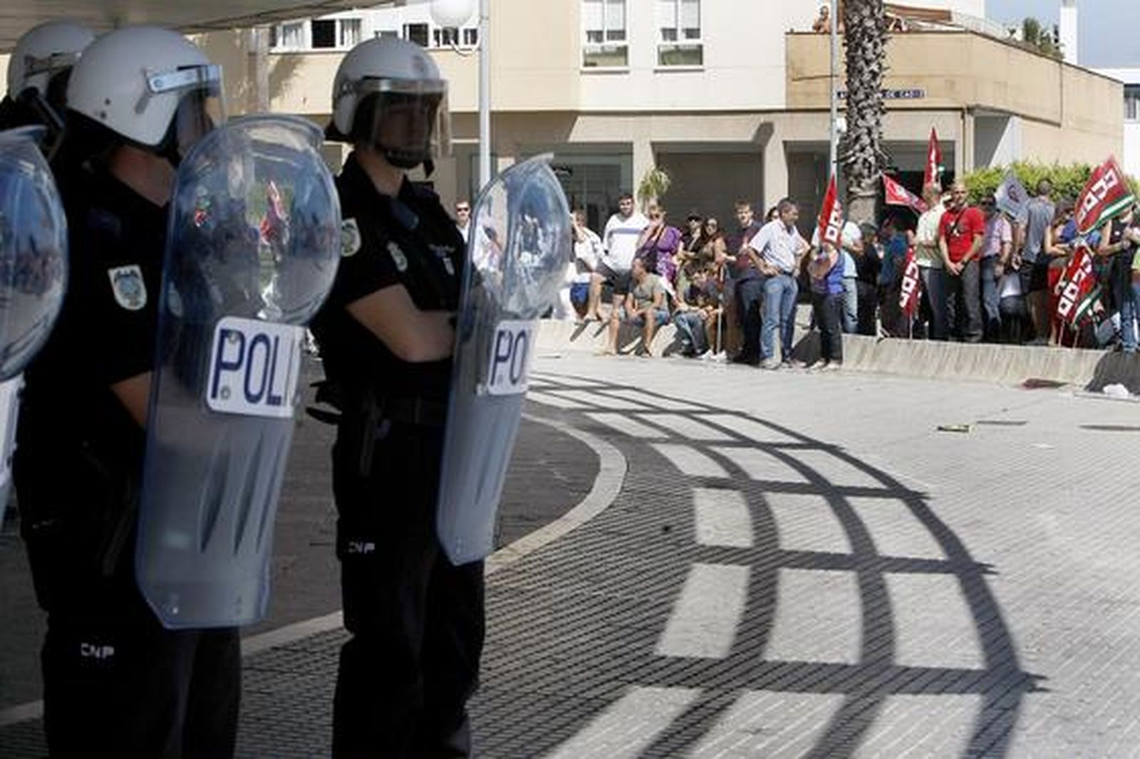 Los piquetes tomaron el centro de la capital desde primera hora de la mañana para impedir la apertura de comercios y empresas. /José Braza