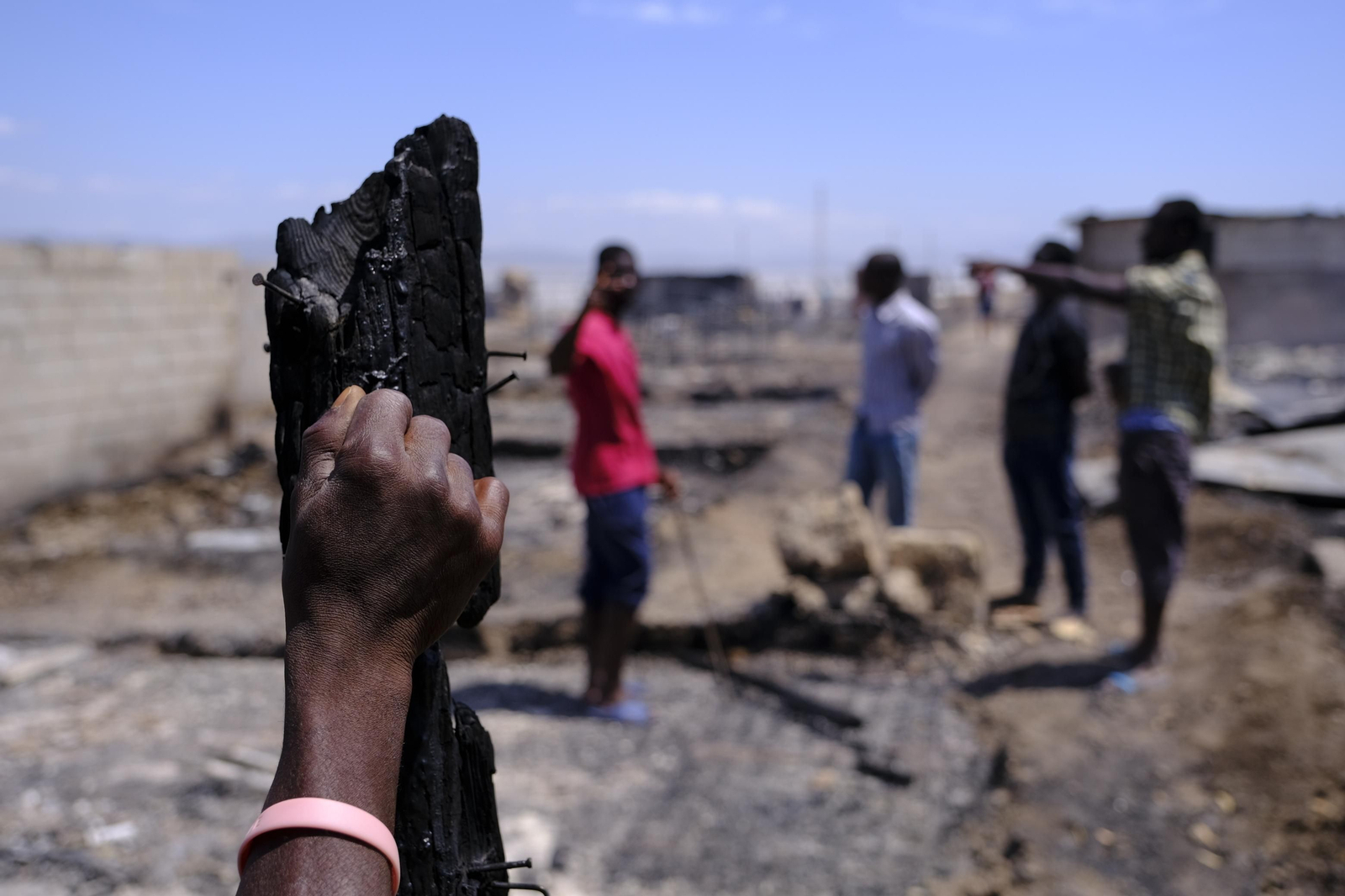 Fotogalería incendio asentamiento de chabolas en Atochares-Níjar (Almería)