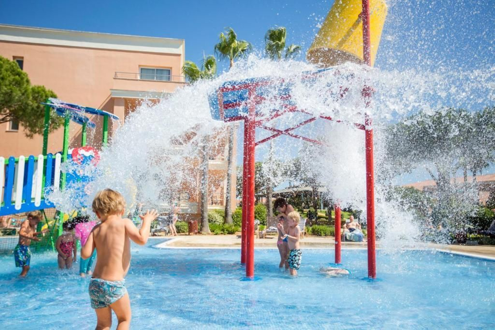 Los mejores hoteles de Cádiz para unas vacaciones en familia este verano