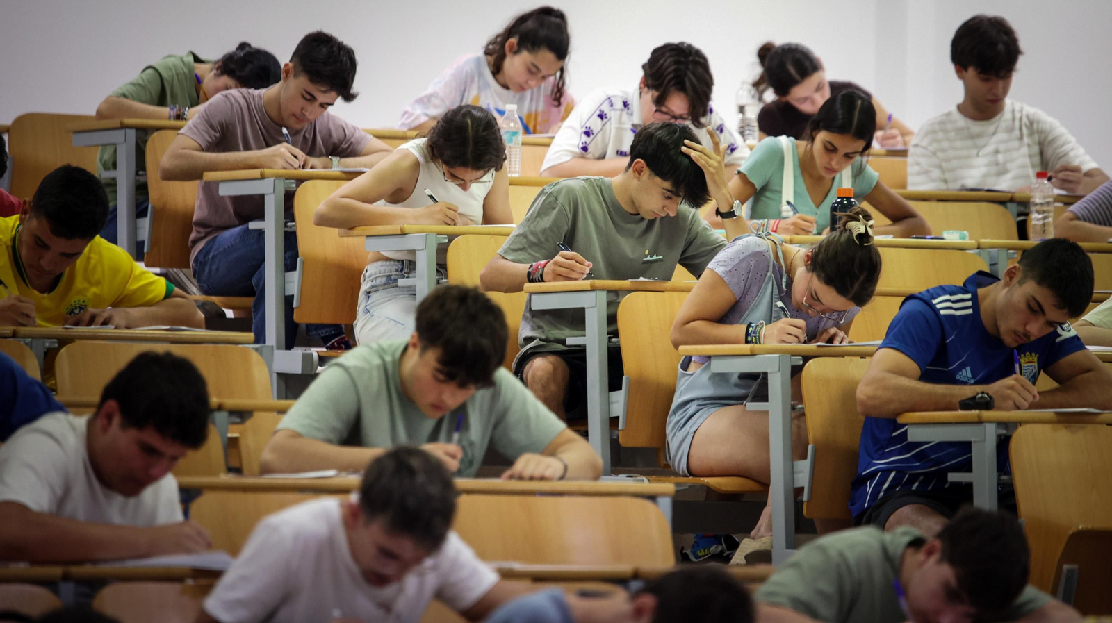 Imágenes de las pruebas de selectividad en el Campus de Jerez