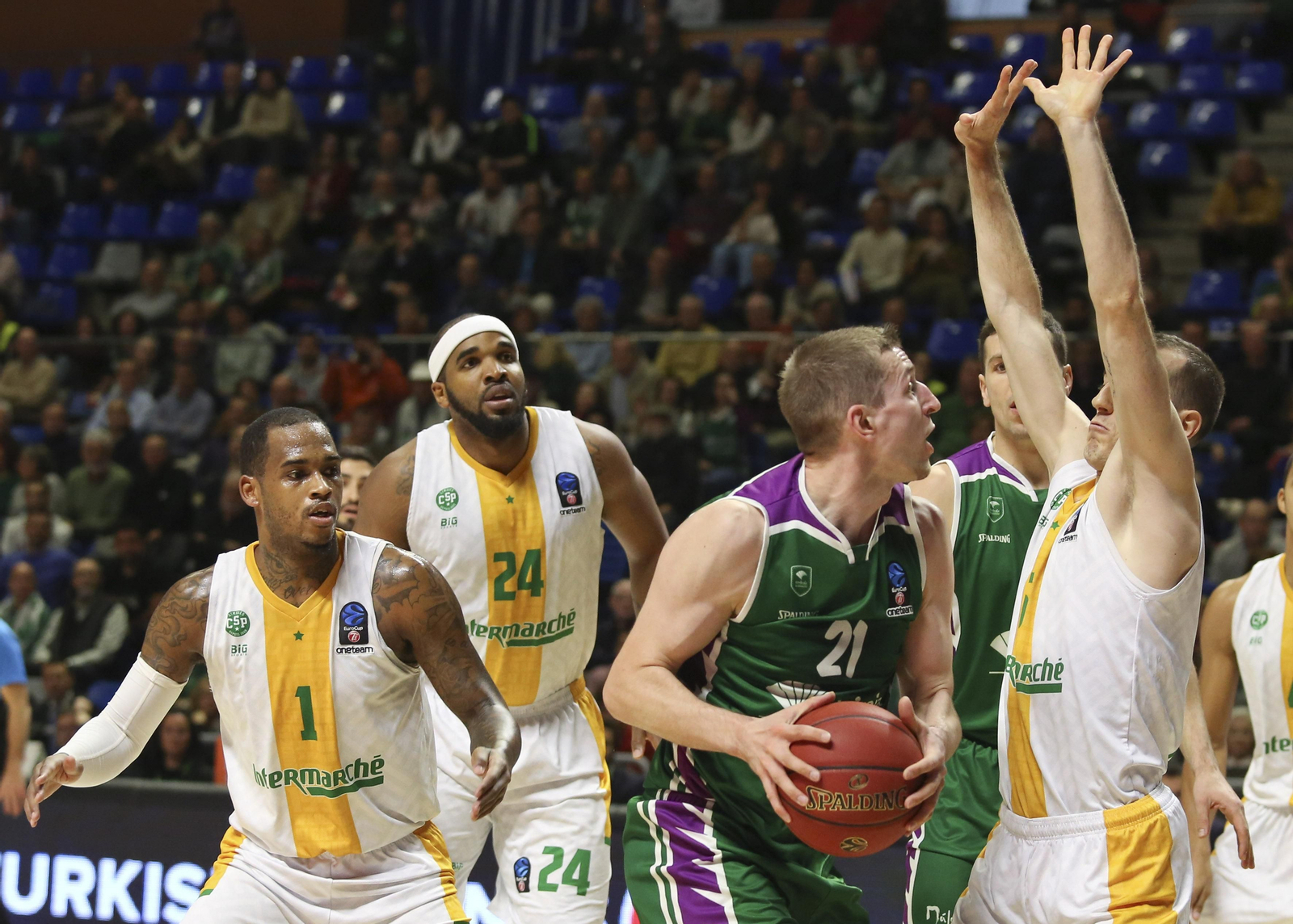 Los cinco años de Adam Waczynski en el Unicaja, en fotos