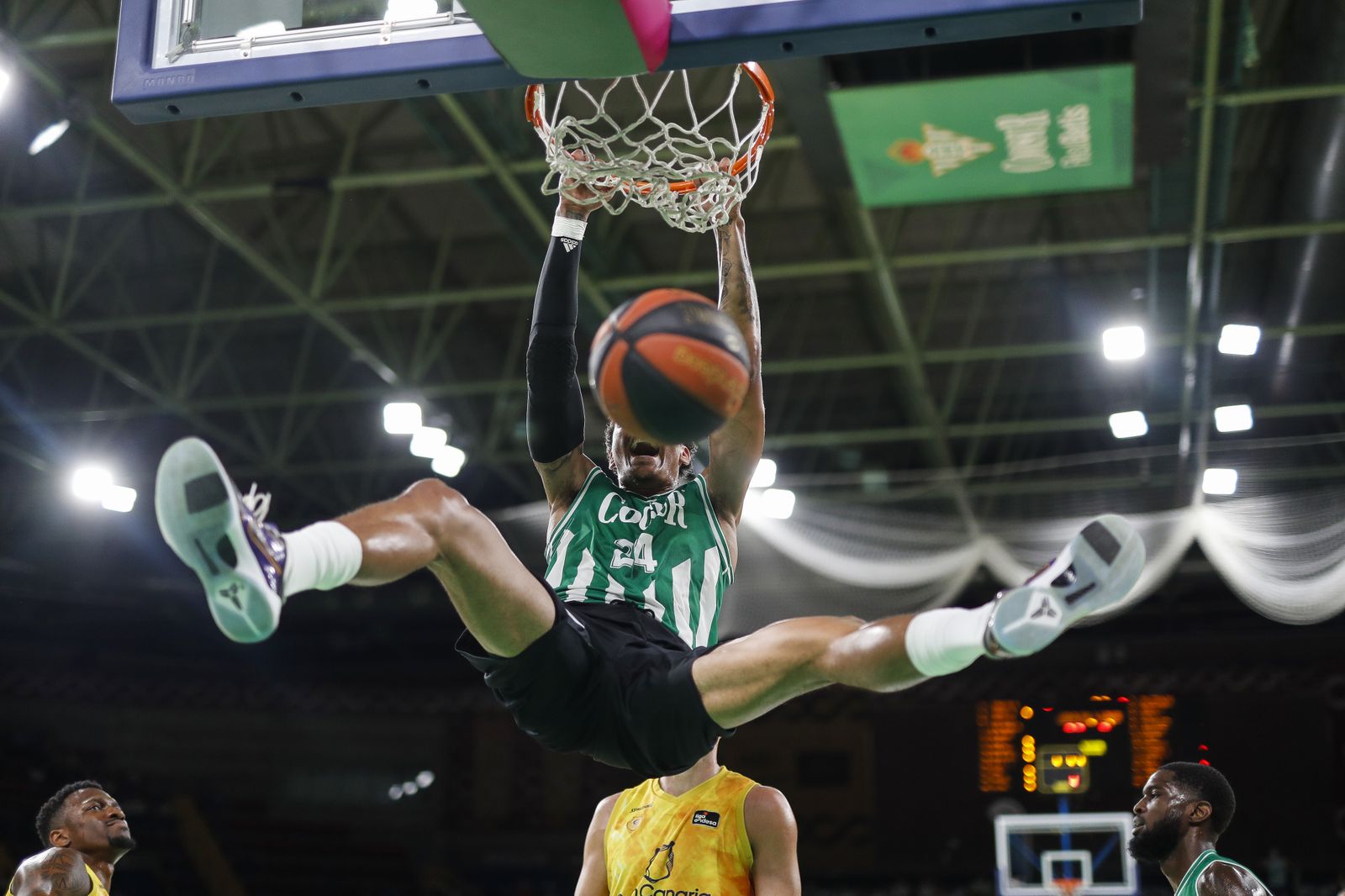 Las imágenes de la salvación del Coosur Betis