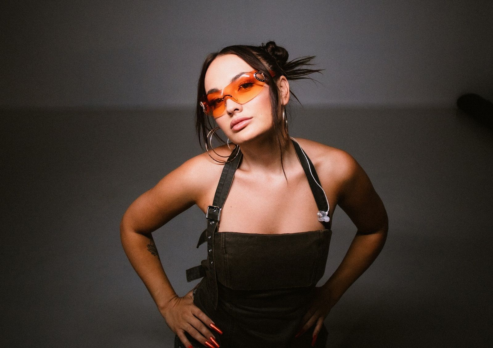 La cantante Sofía Martín acaba de lanzar su último single, 'Paparazzi'.