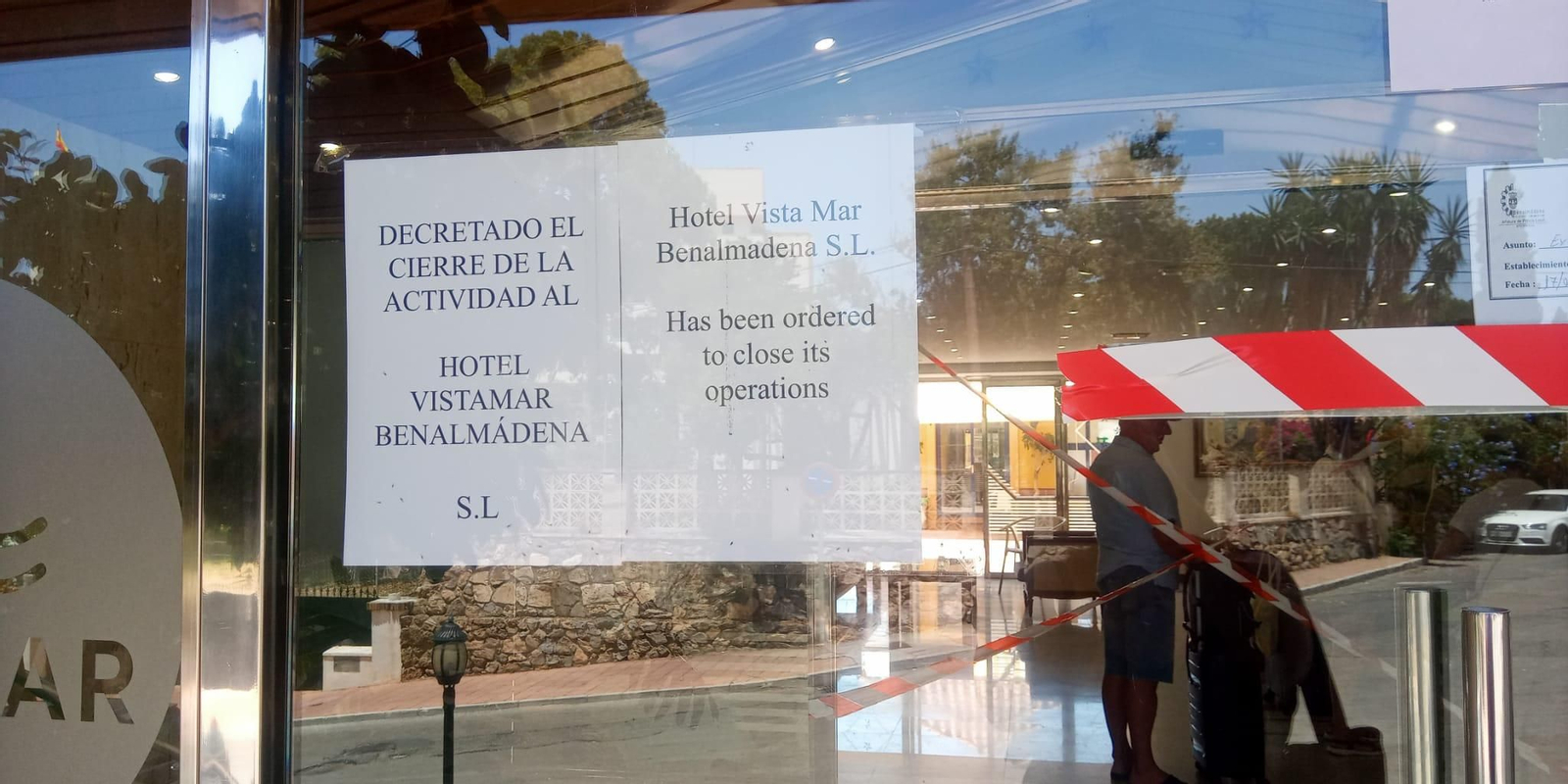 El interior del hotel de Benalmádena precintado por la Policía