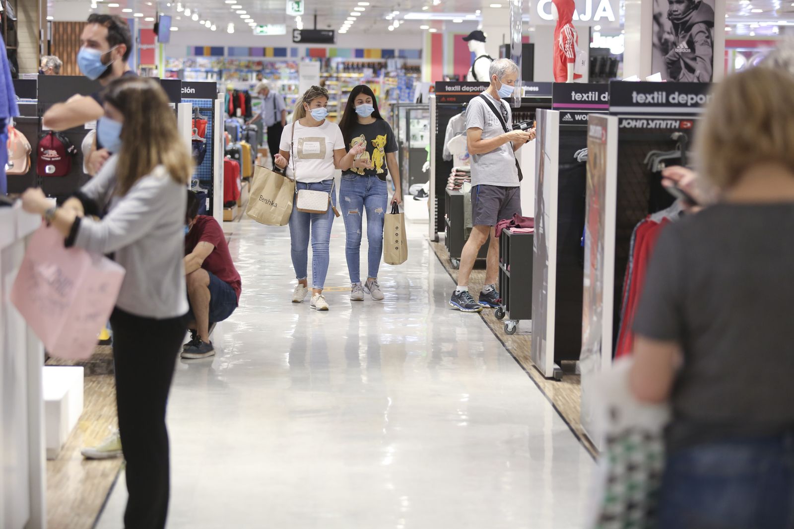 Las fotos de los centros comerciales de Málaga abiertos, en la fase 2 de la desescalada