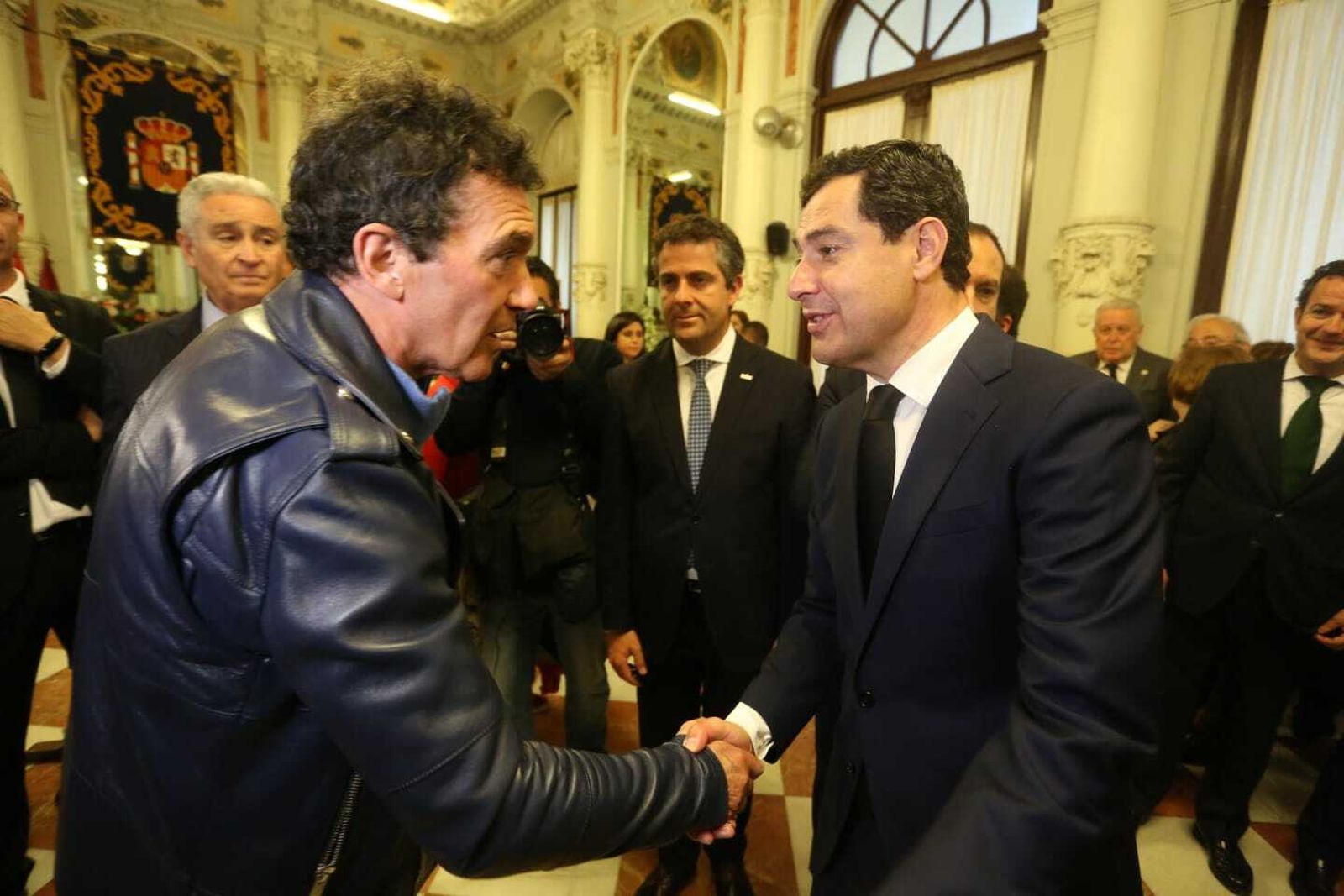 Fotos de la capilla ardiente de Manuel Alcántara