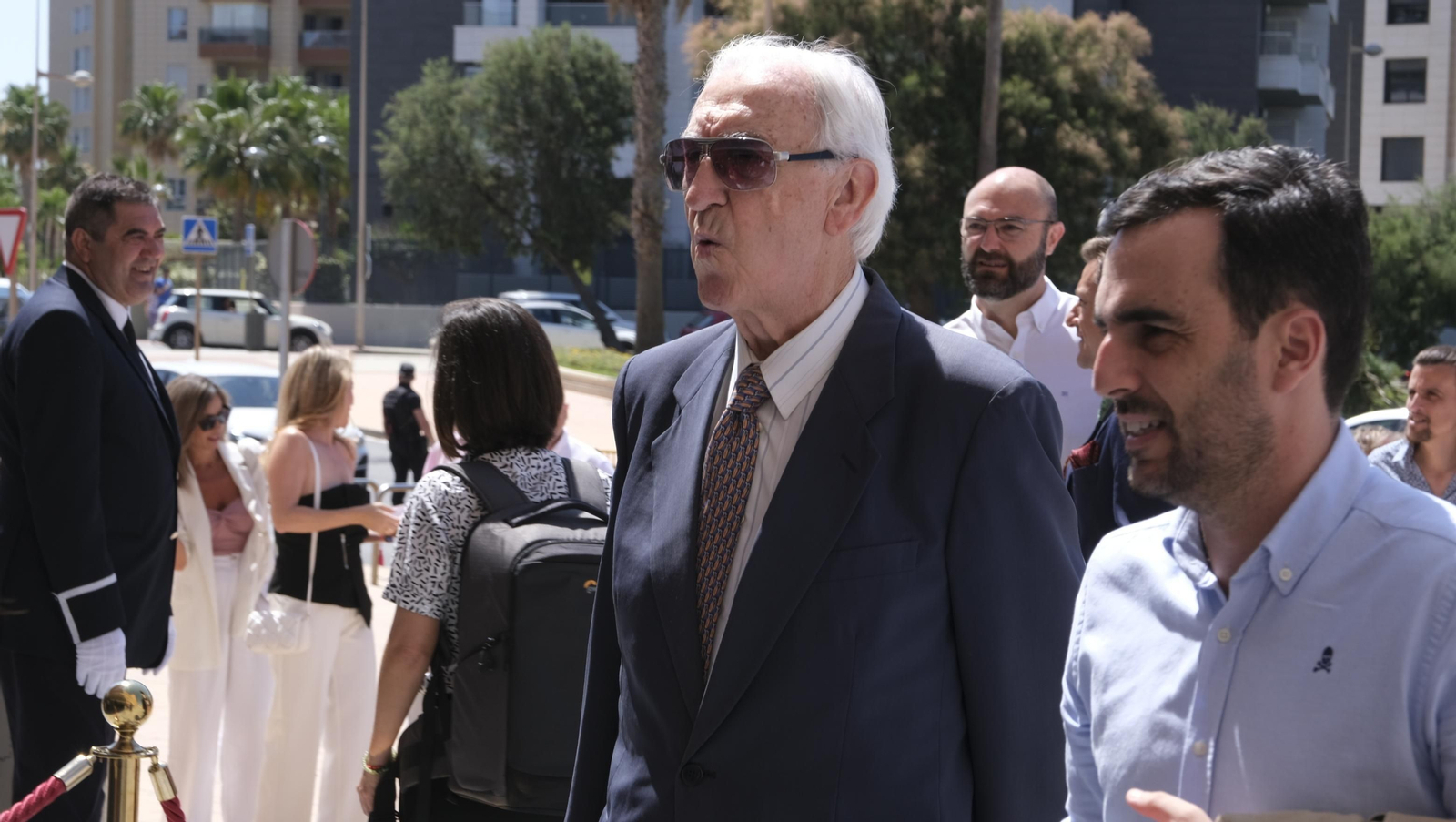 Imágenes de la constitución de la Corporación Municipal de almería, con María Vázquez como Alcaldesa